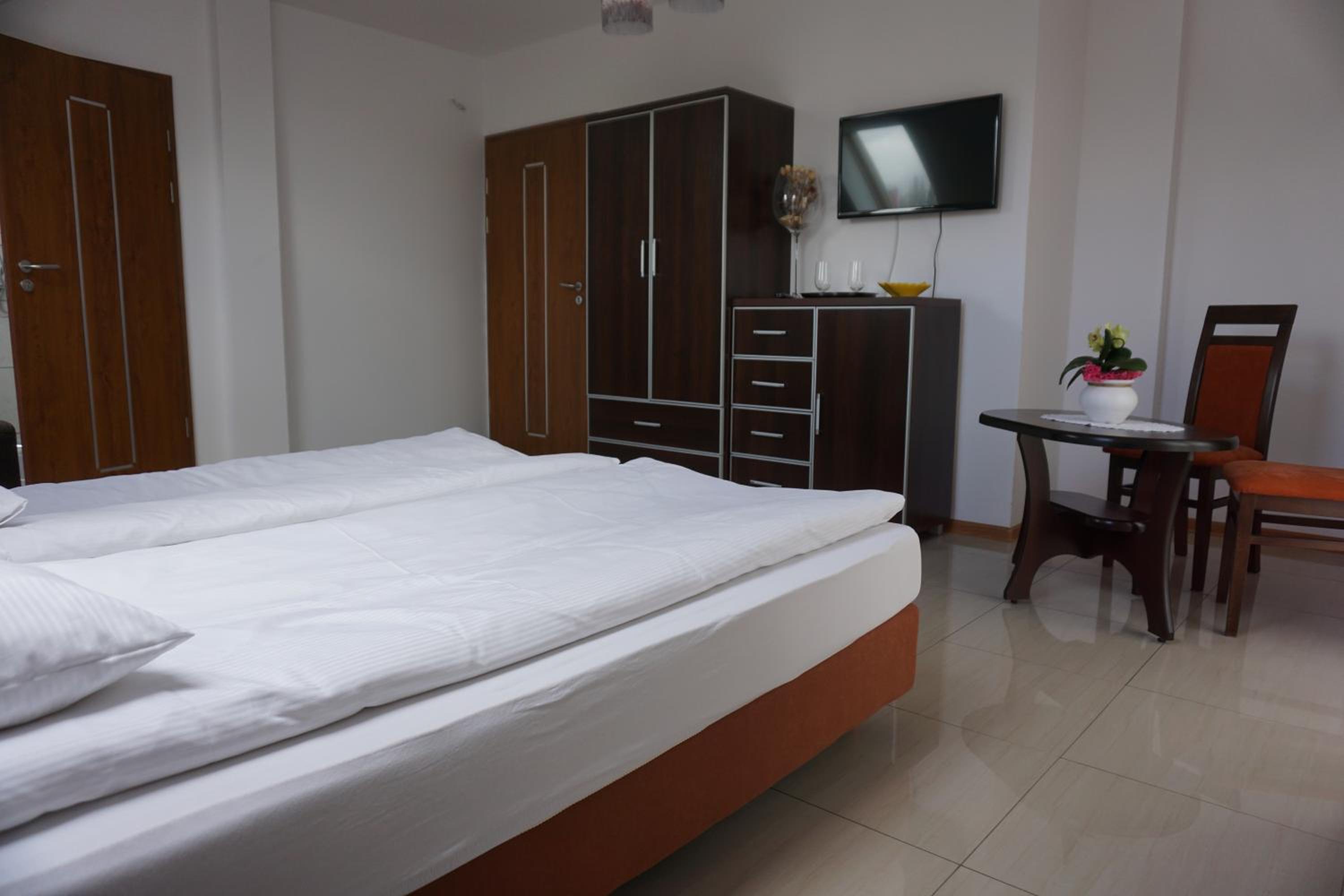 Double or Twin Room - Photo 24