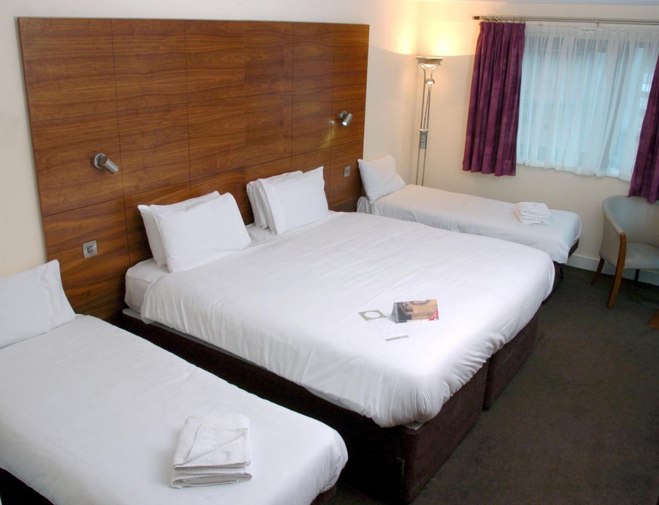 Family Room (2 Adults + 2 Children) with Free Hot Breakfast - Photo 4