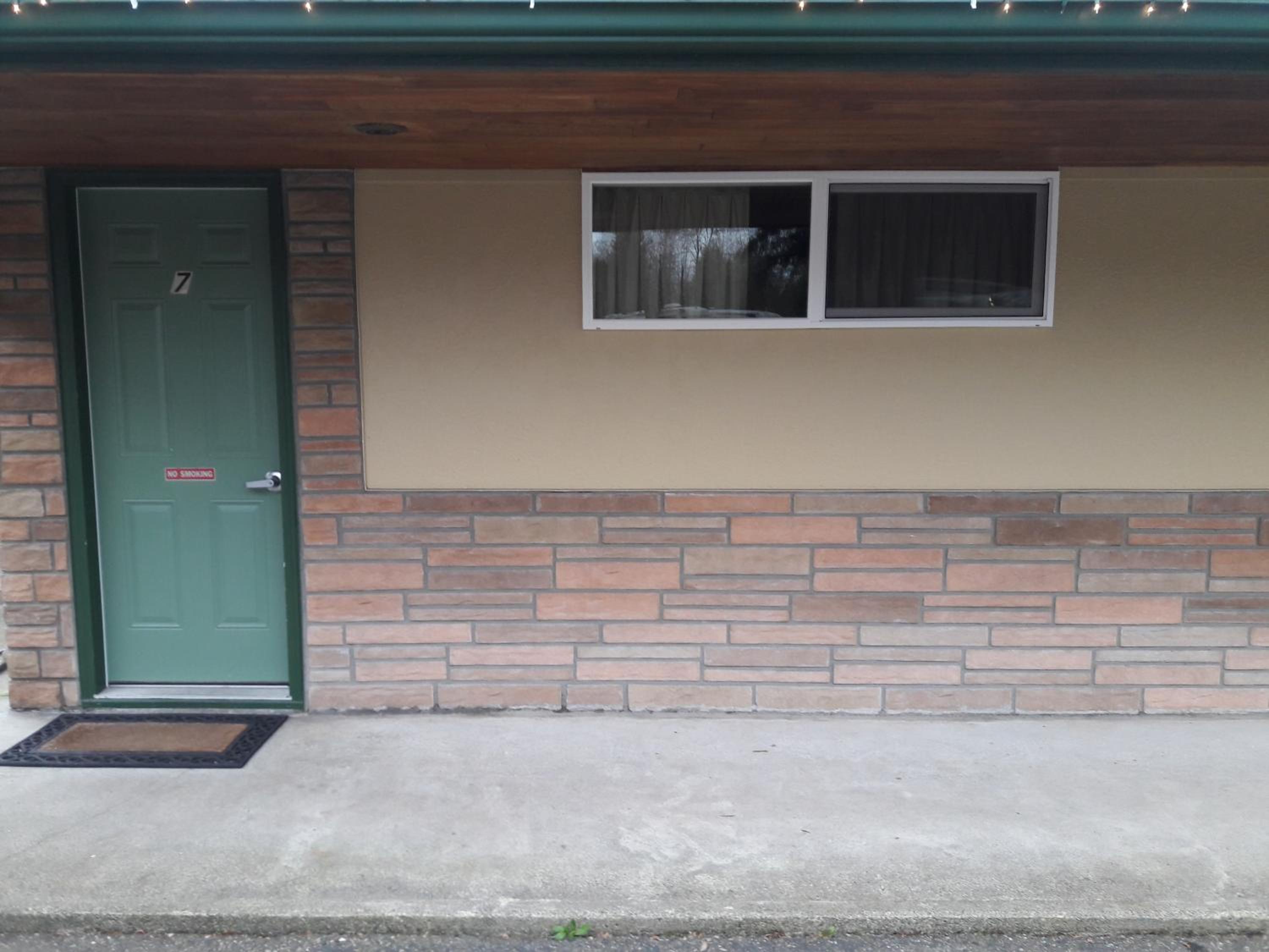 Double Room with Patio - Photo 3