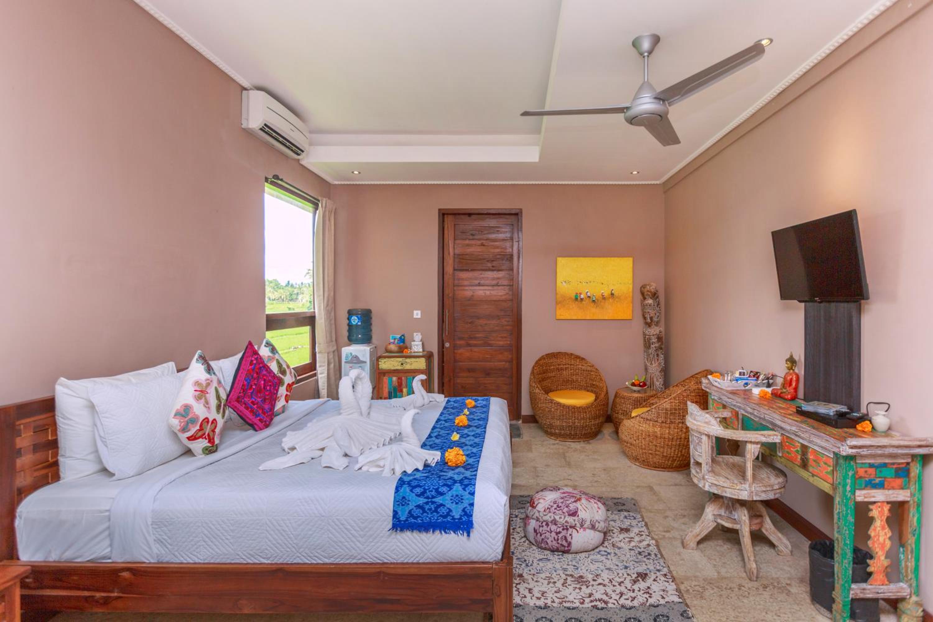 Deluxe Queen  with Rice Fields View