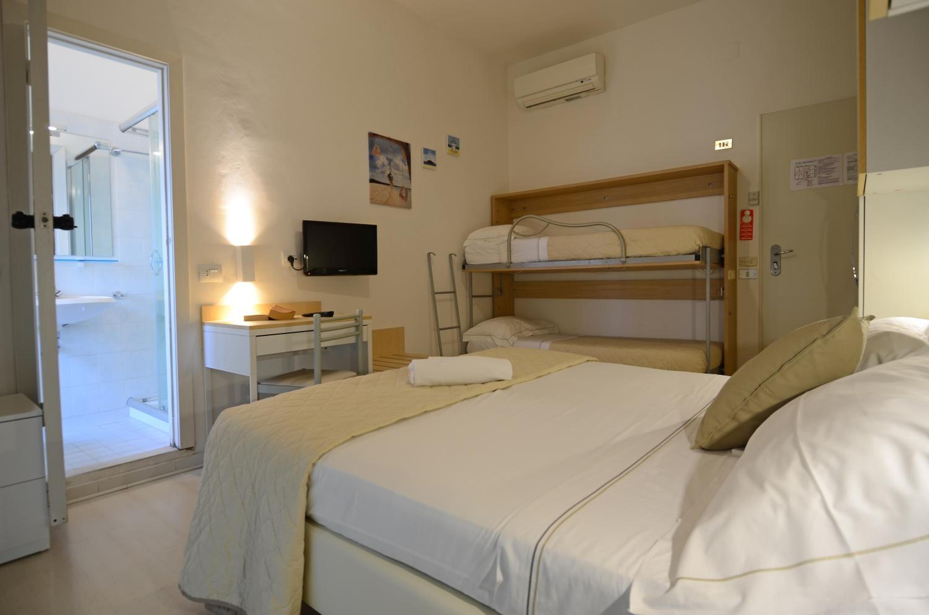 Quadruple Room photo 3