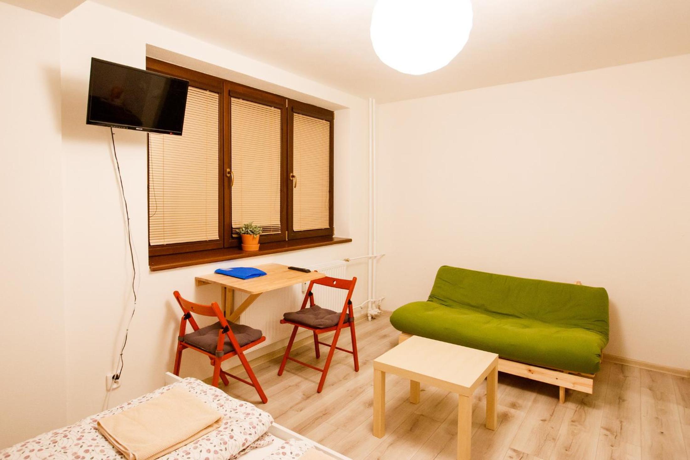 Apartment with Mountain View - Photo 8
