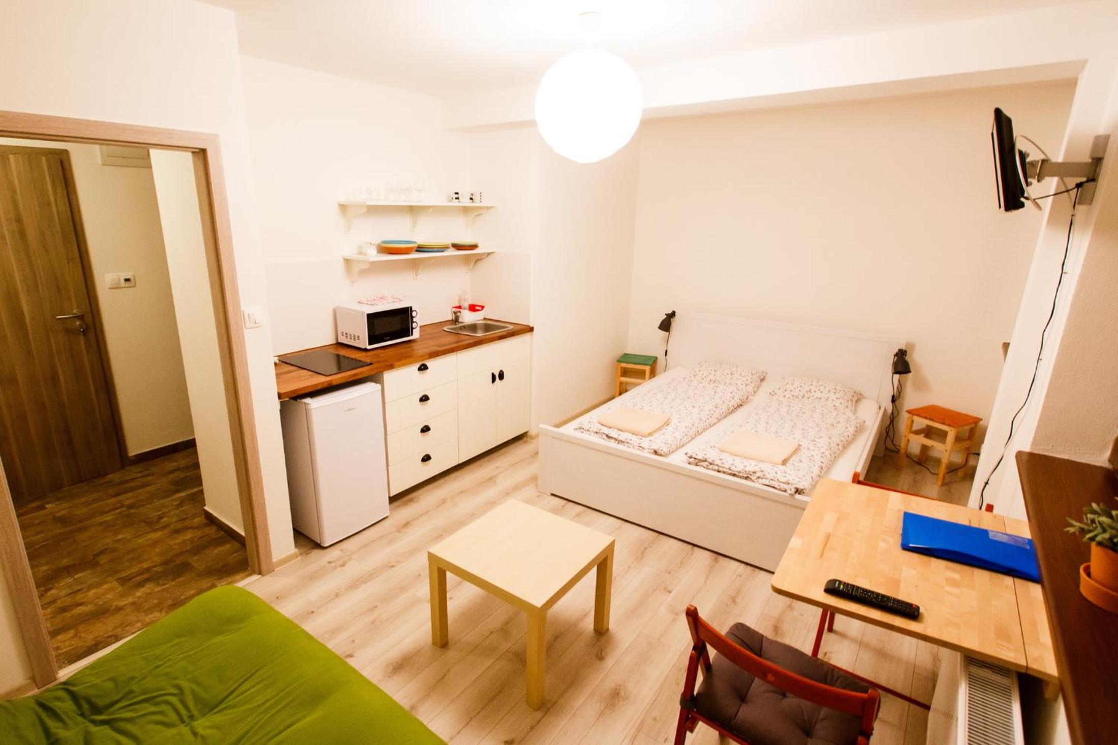 Apartment with Mountain View - Photo 9