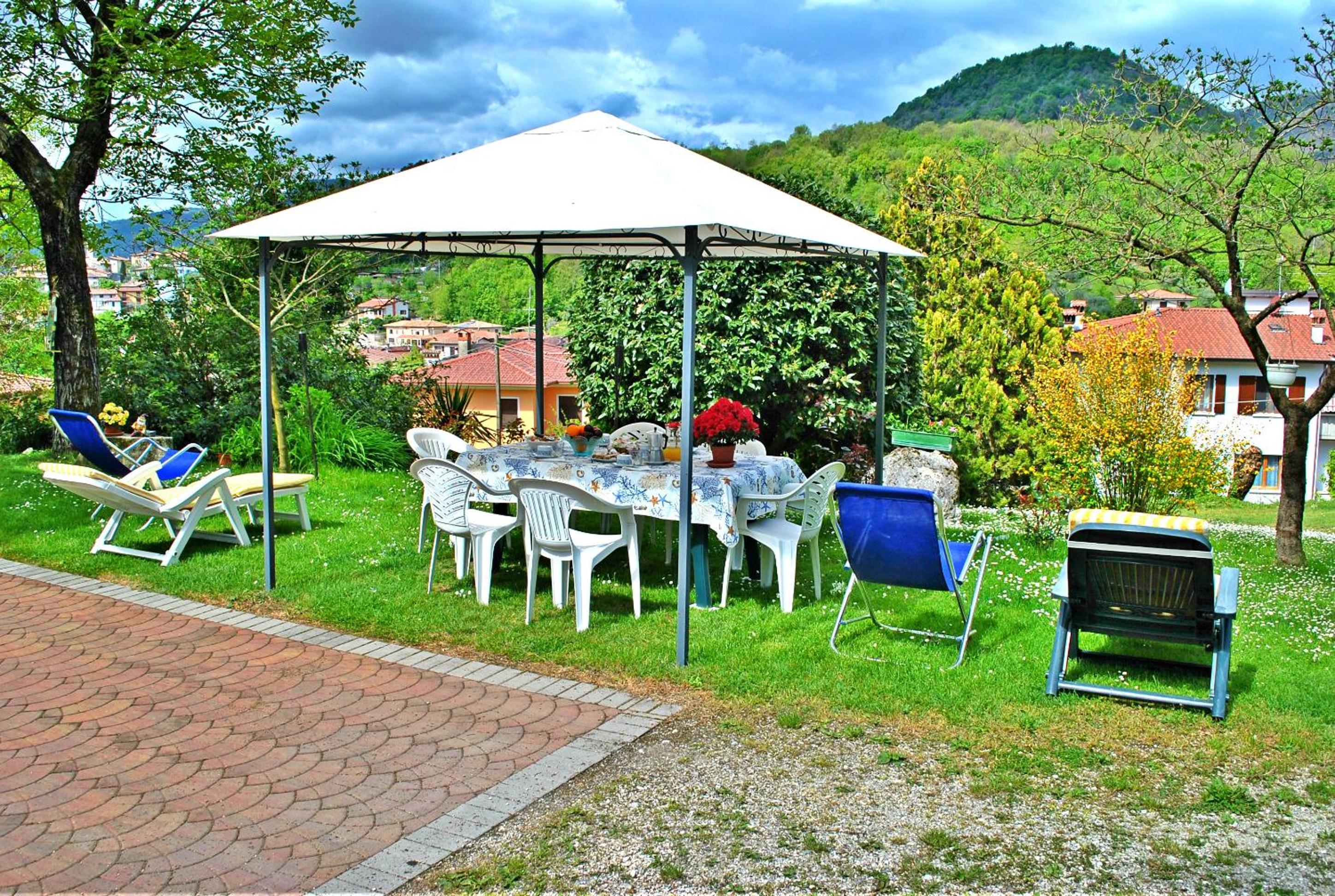 Villa with Garden View