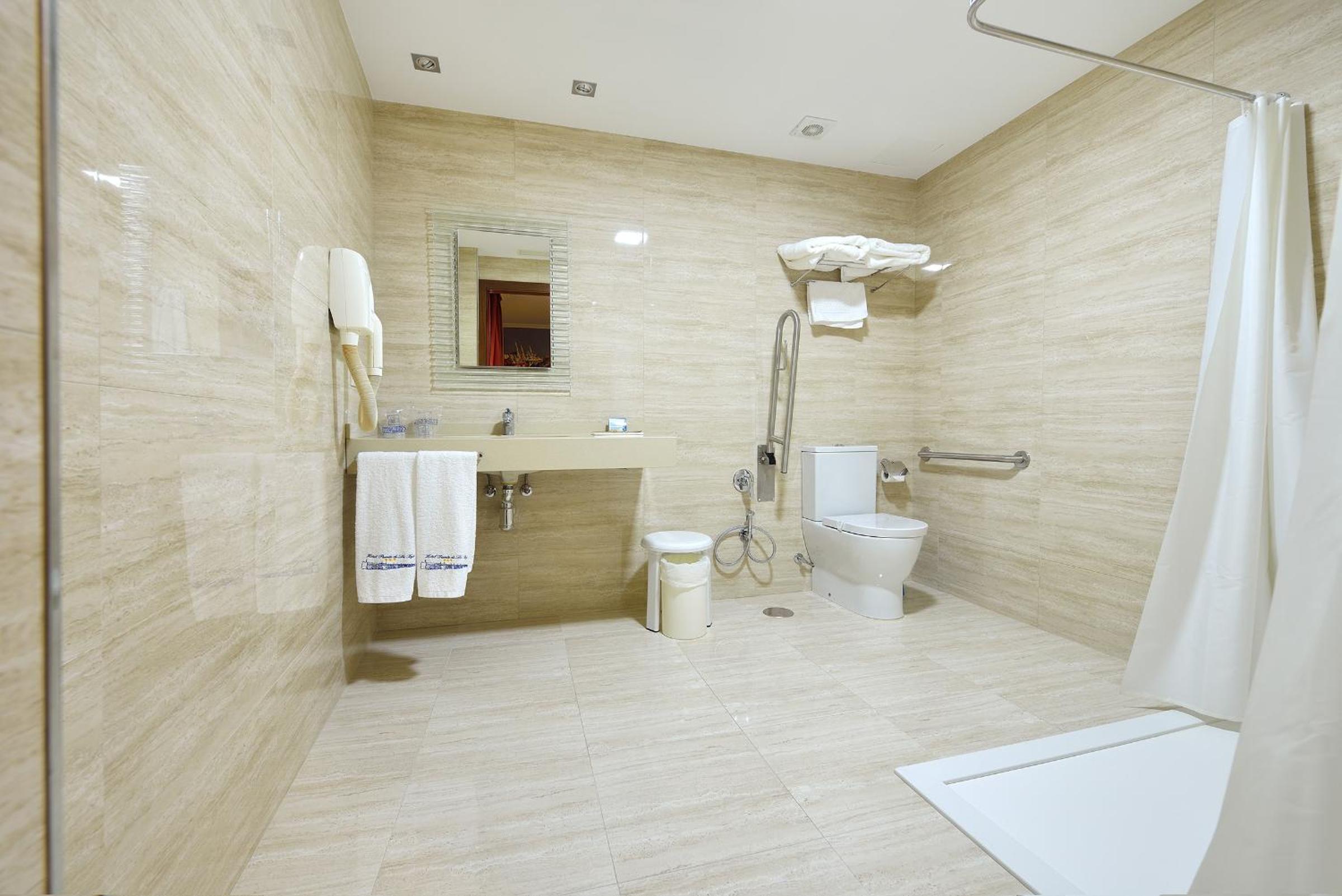 Double Room - Photo 5