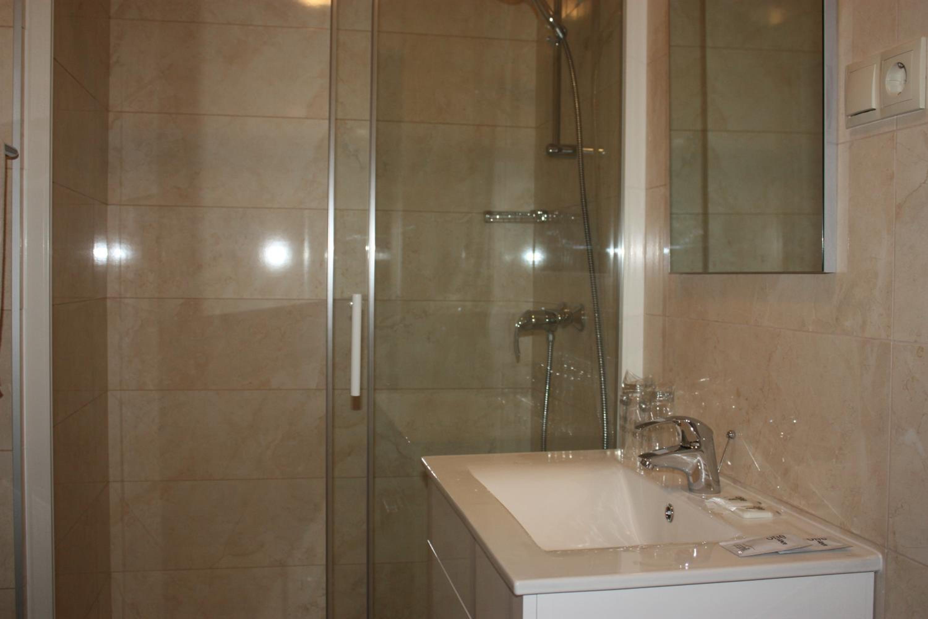 Apartment - Ground Floor photo 3