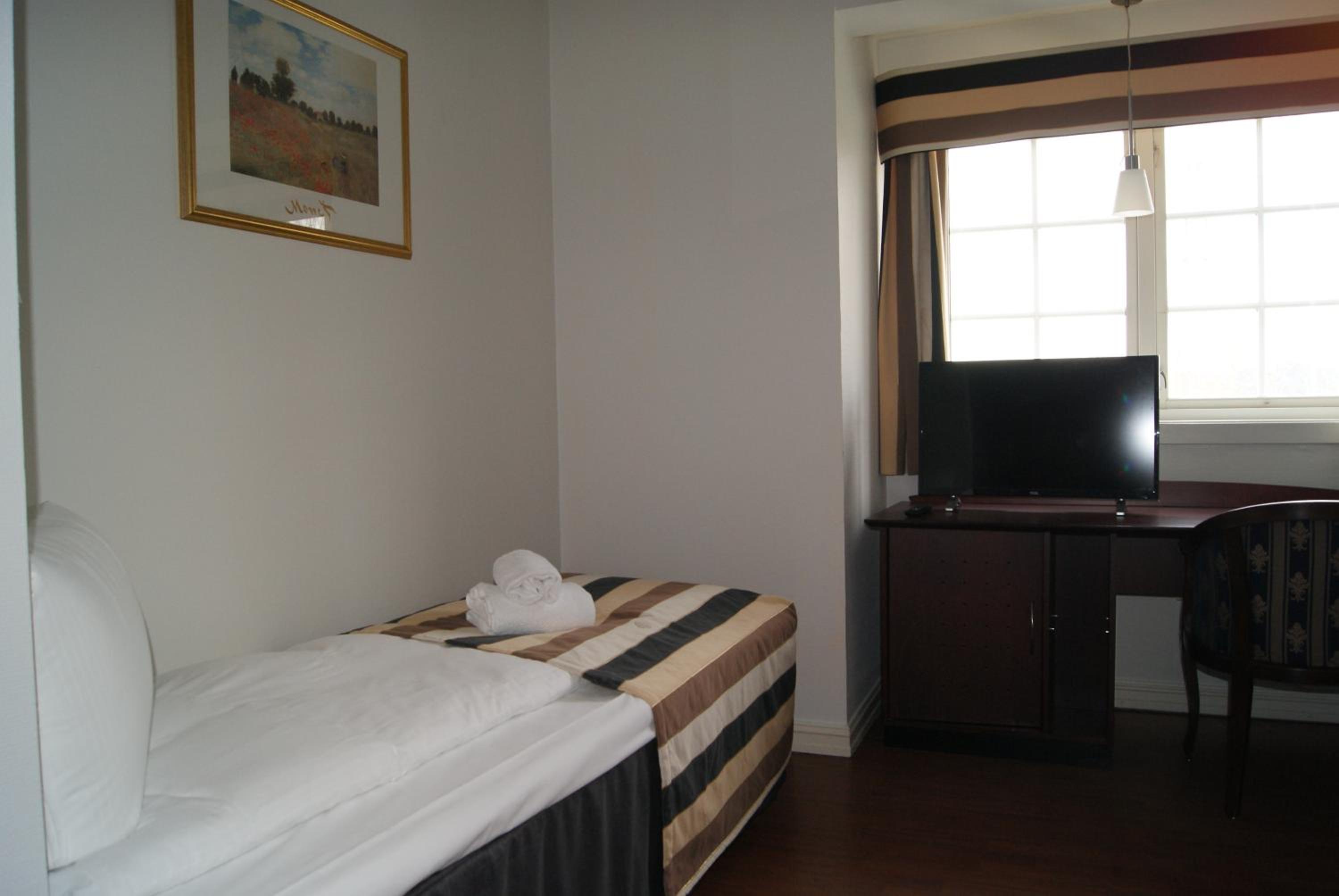 Twin Room - Photo 1