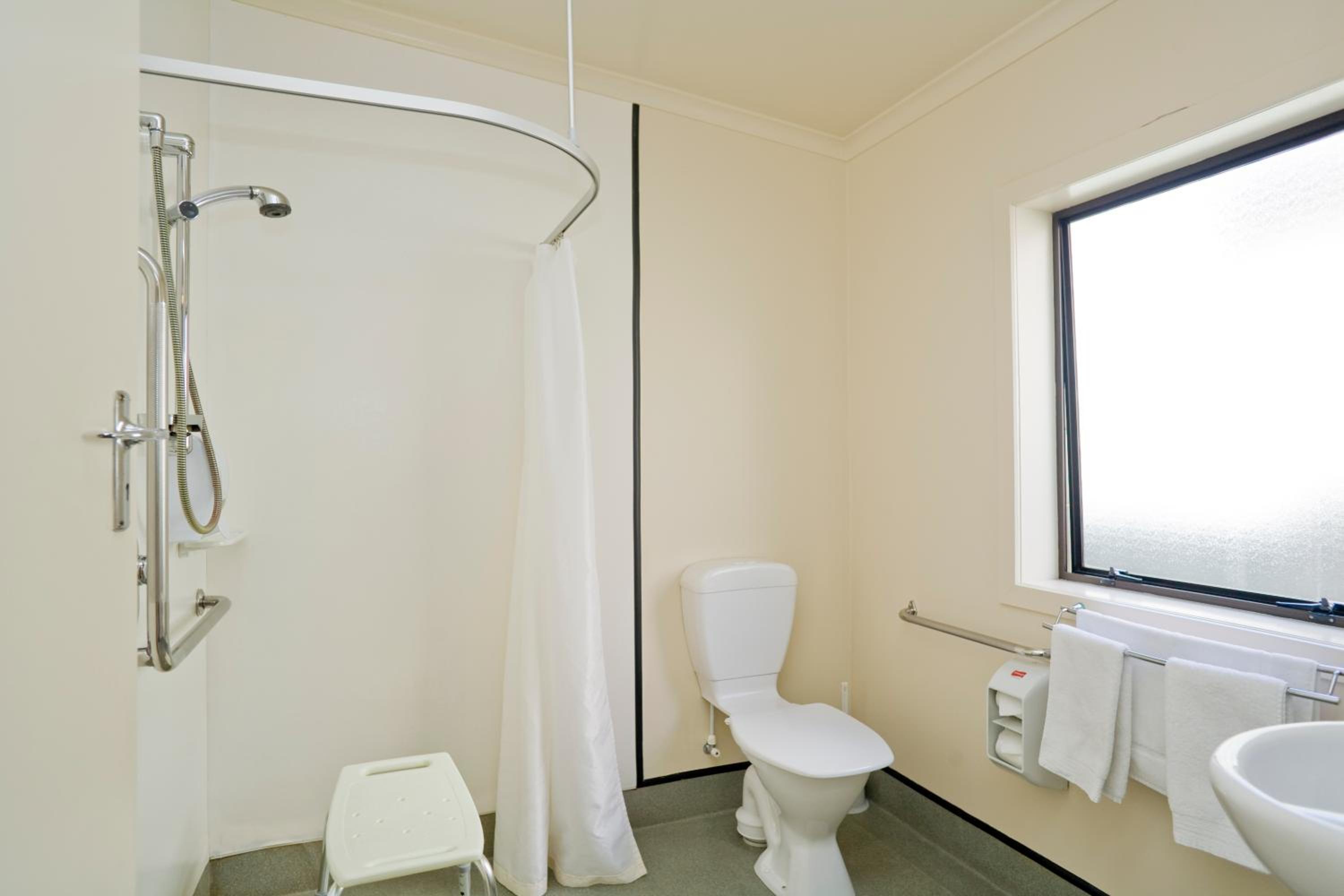 One-Bedroom Apartment with Wheelchair Access  photo 2