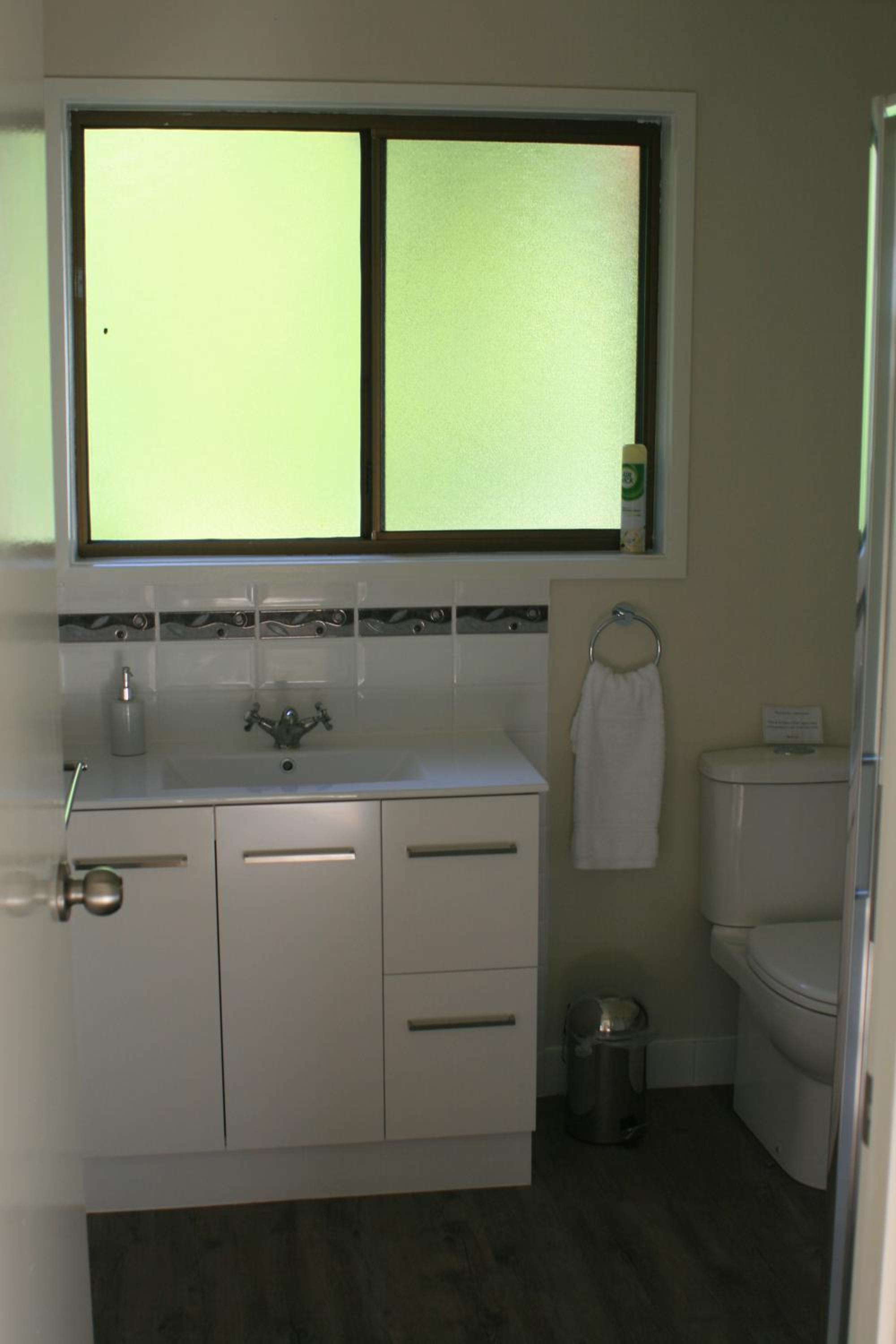 Two-Bedroom Cottage photo 3