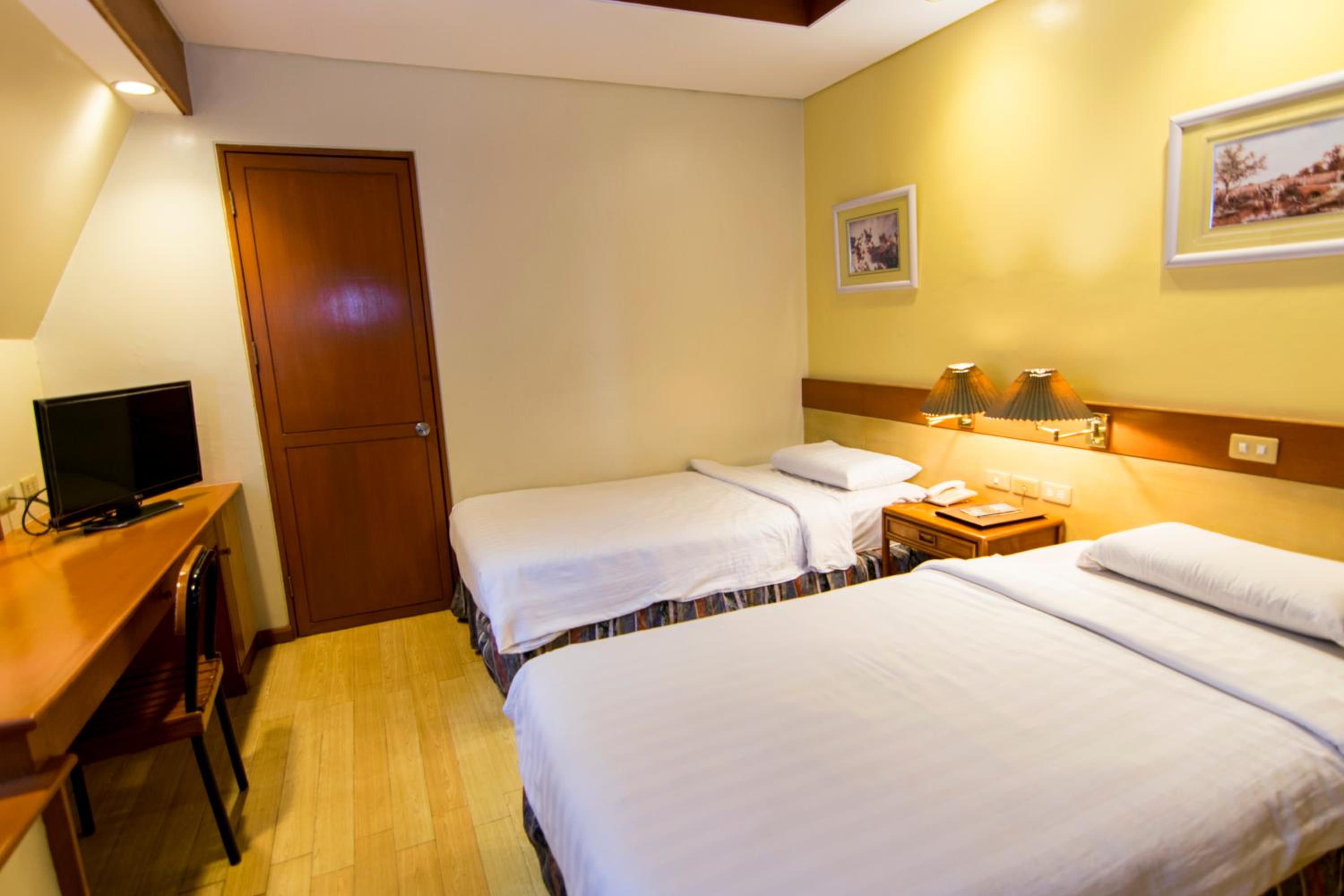 Deluxe Twin Room photo 2