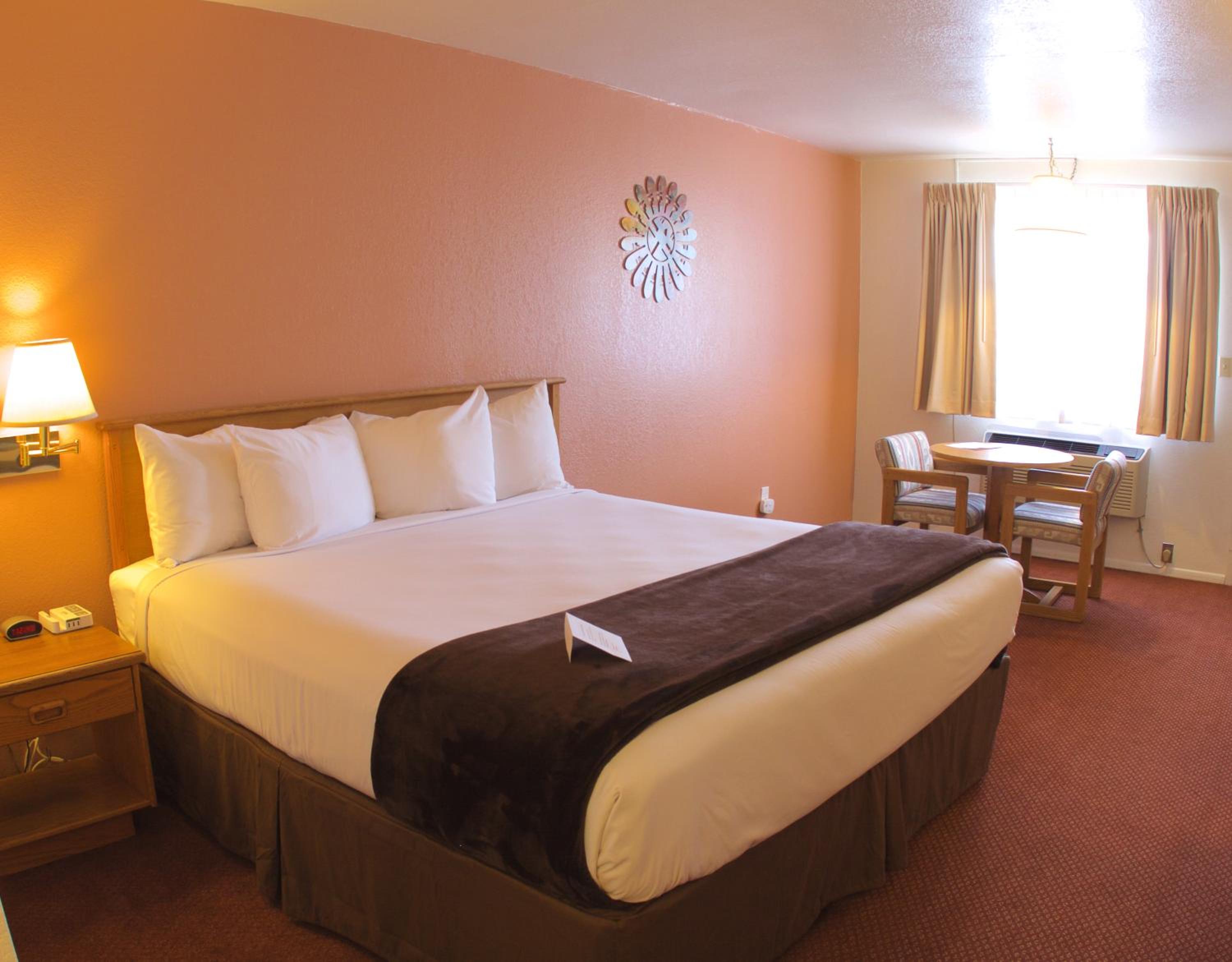 King Room - Non-Smoking - Photo 3