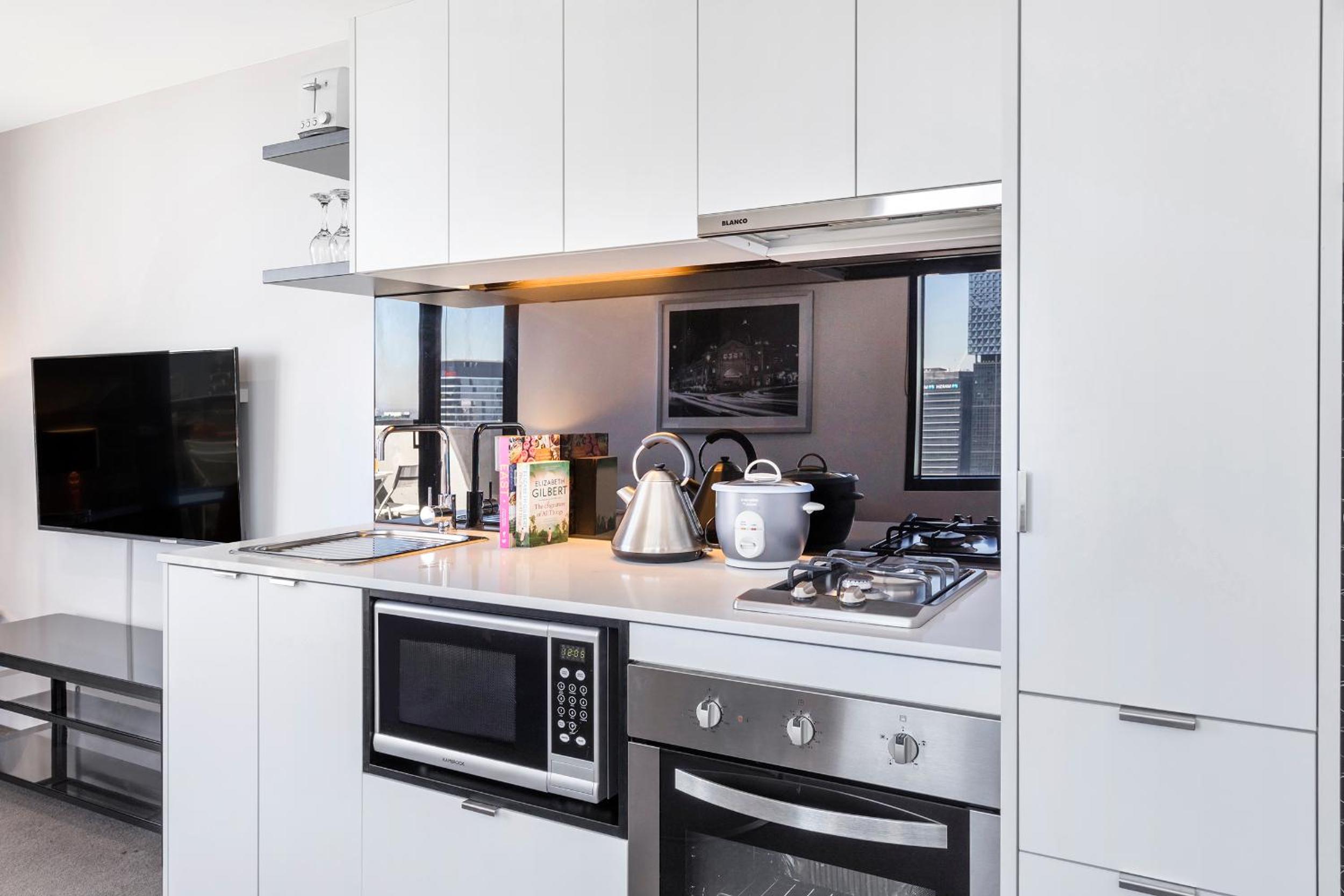 One-Bedroom Apartment with Balcony photo 2