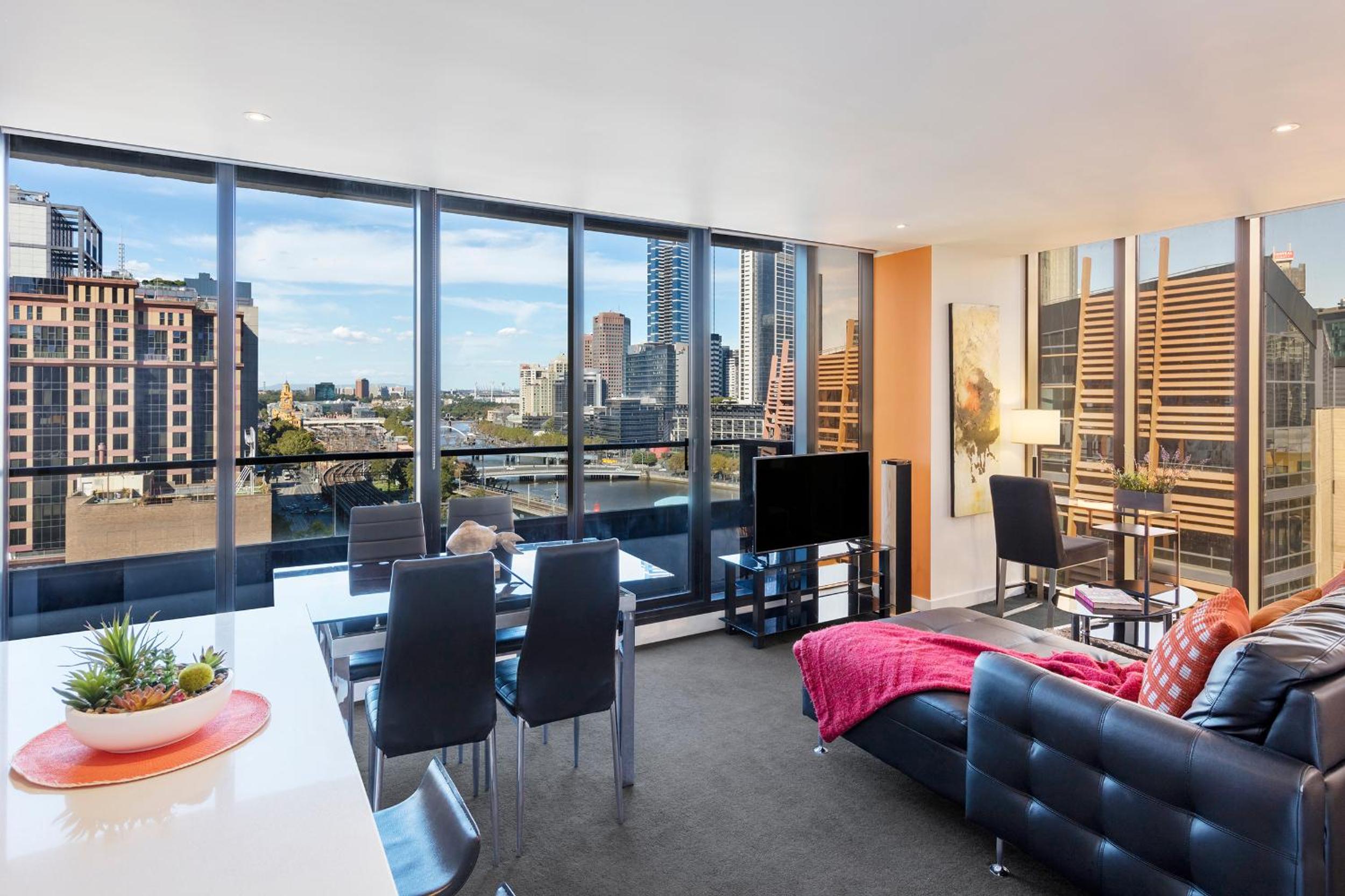 Two-Bedroom Two Bathroom Apartment with 4 Single Beds photo 2