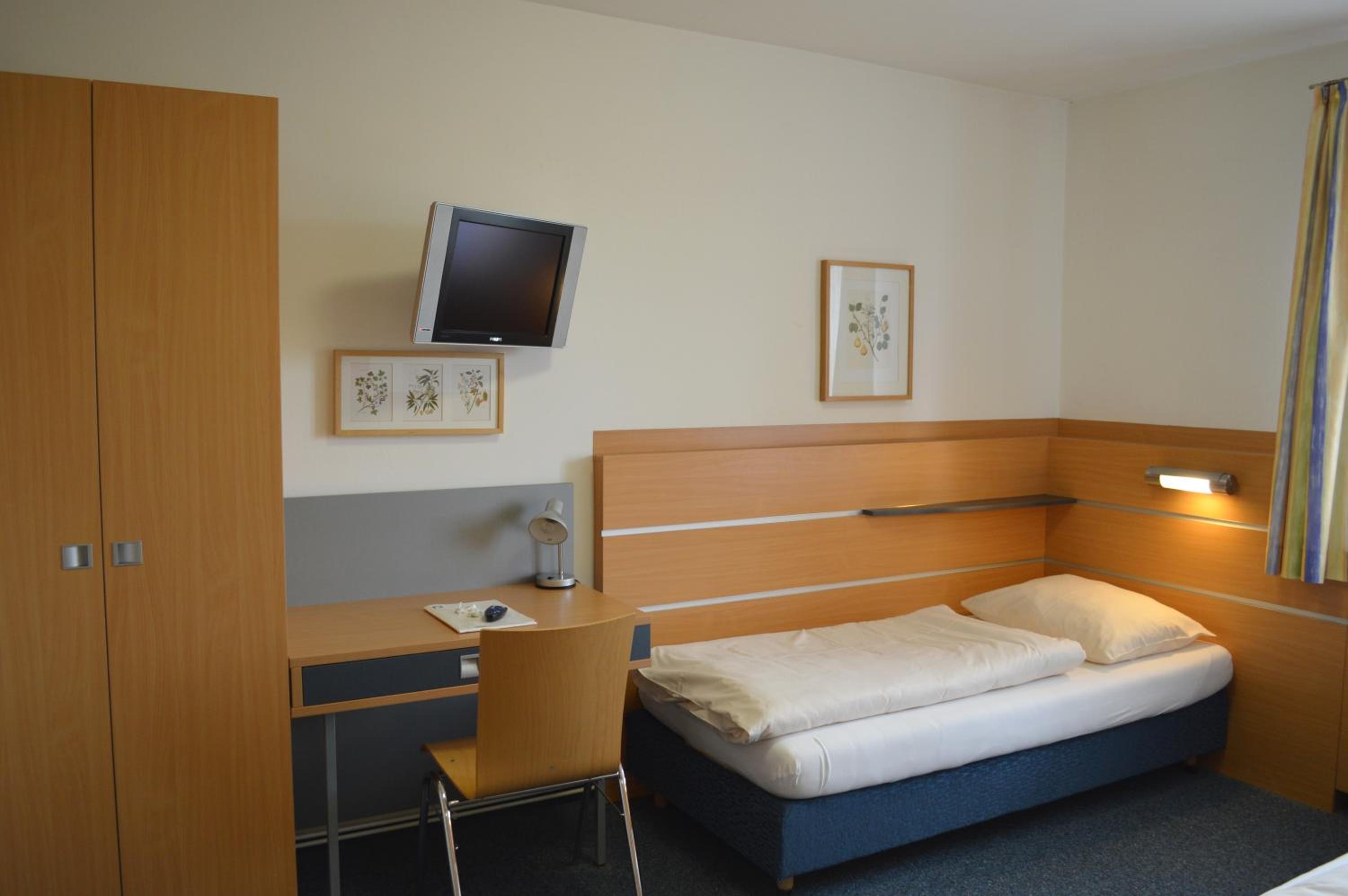 Single Room photo 2
