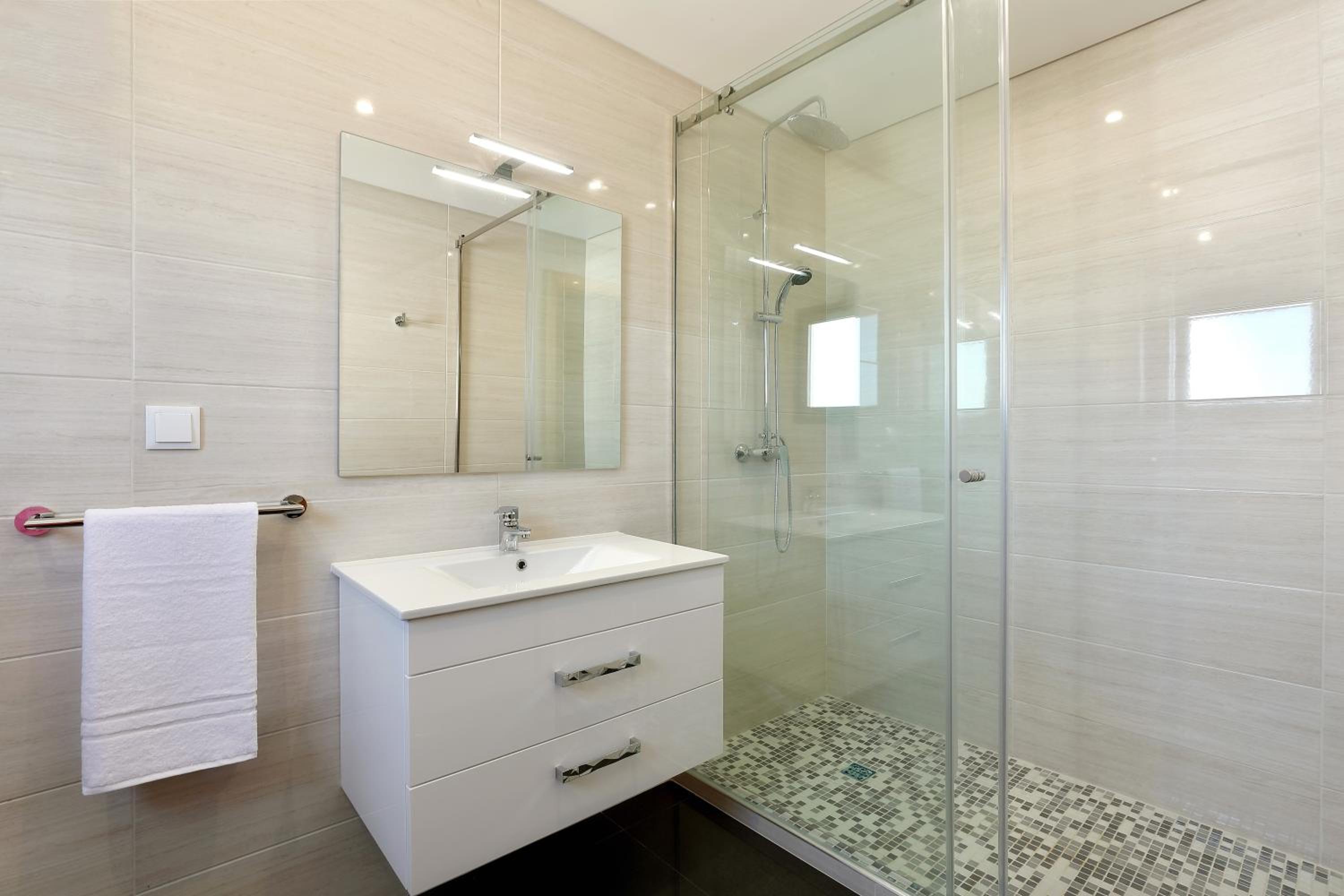 Superior Double or Twin Room with Garden View - Photo 2
