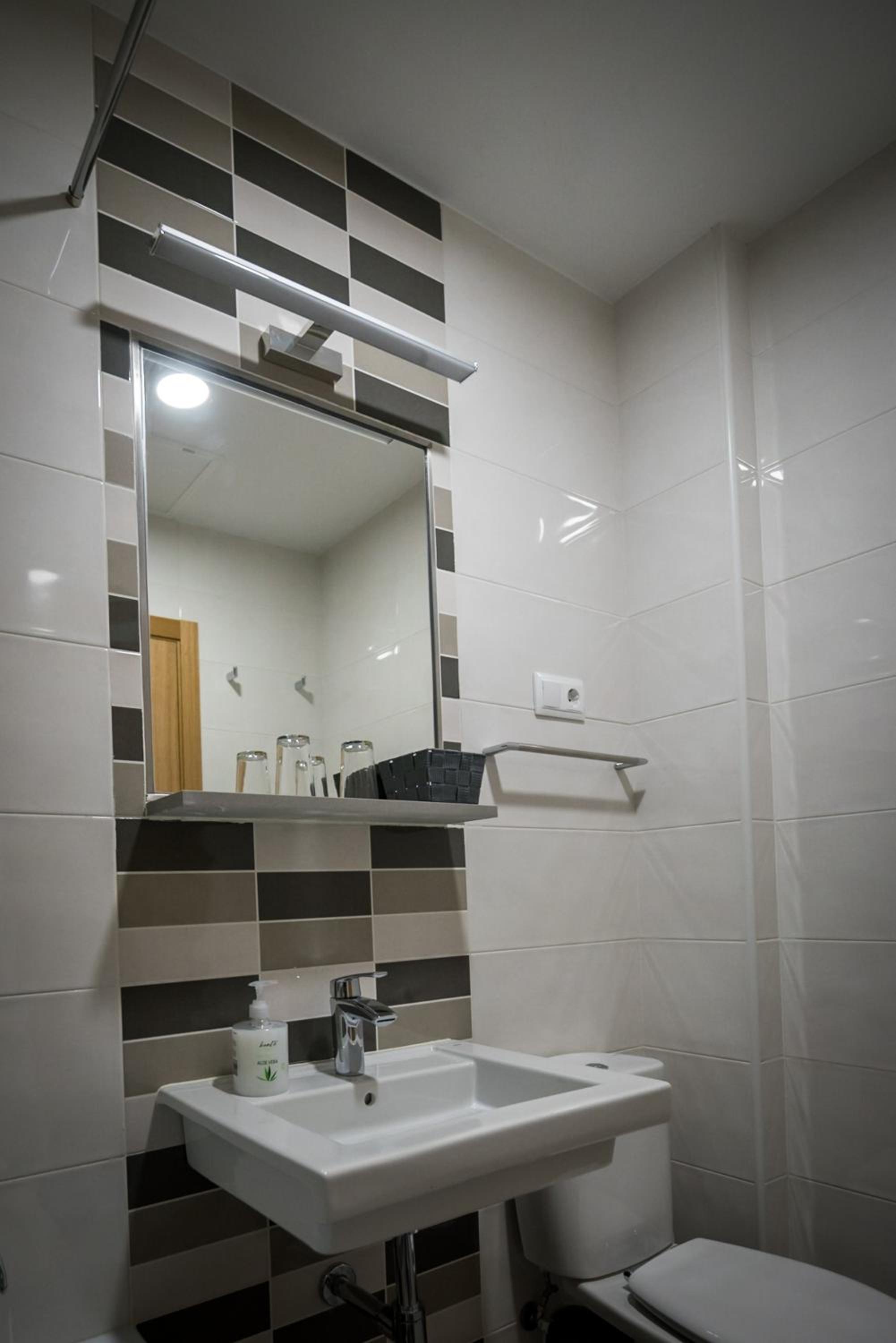 Double Room with Extra Bed photo 3