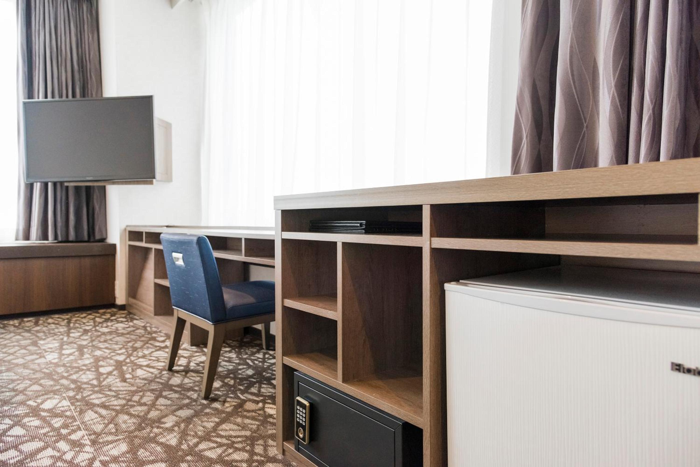 Standard Twin Room - Non-Smoking - Photo 9
