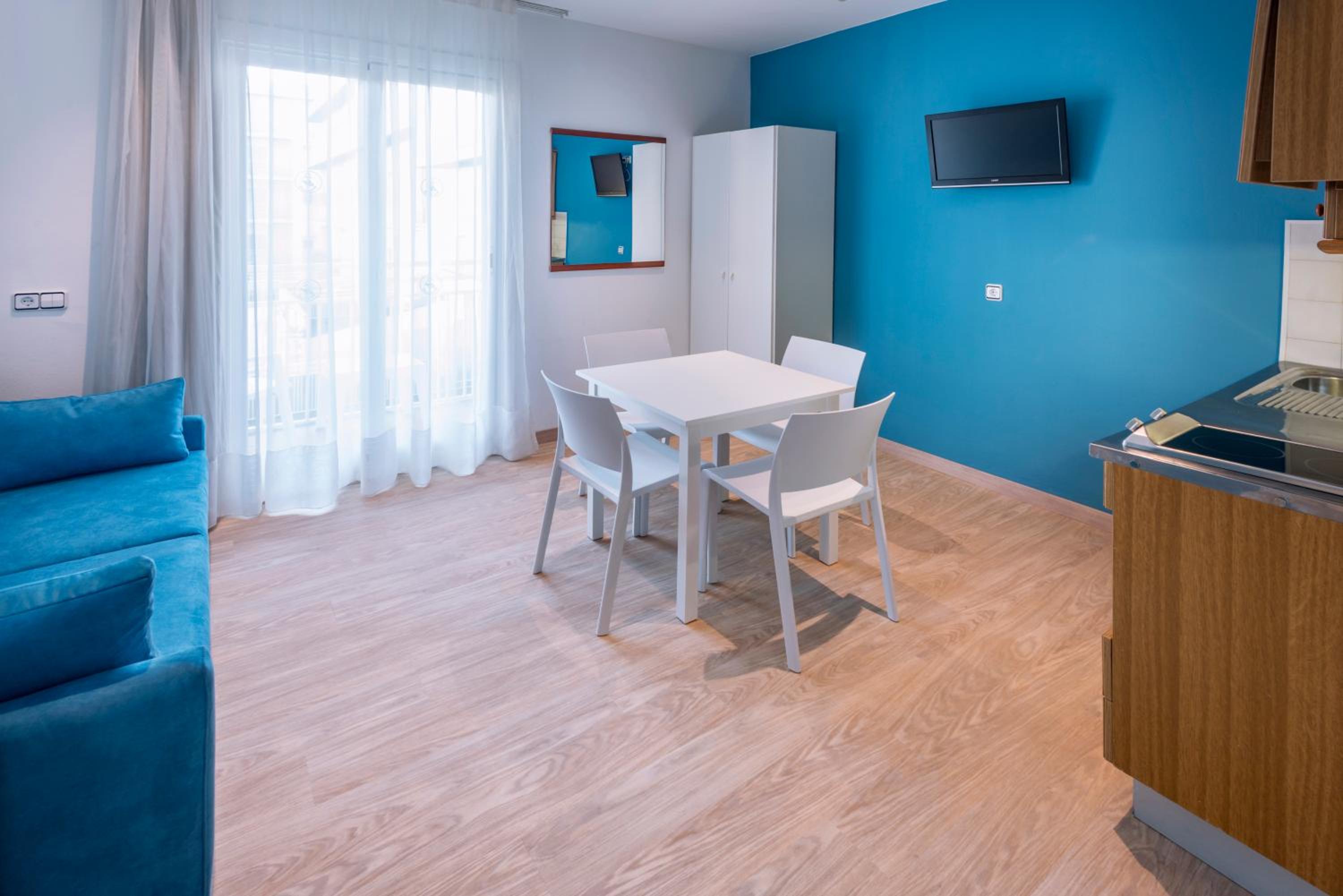 Studio (2 Adults) - Photo 7