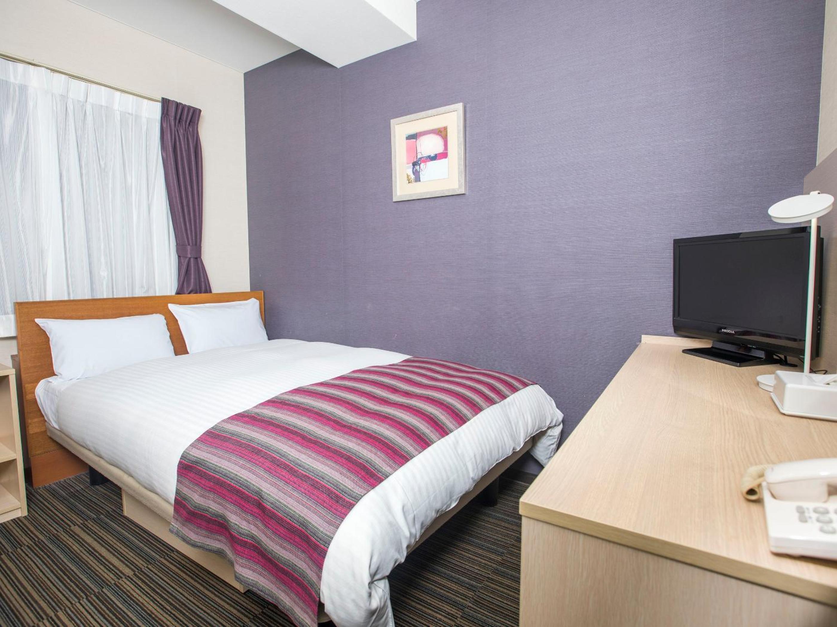Double Room with Small Double Bed - Non-Smoking - Long Stay - House Keeping is Optional with Additional Cost photo 3
