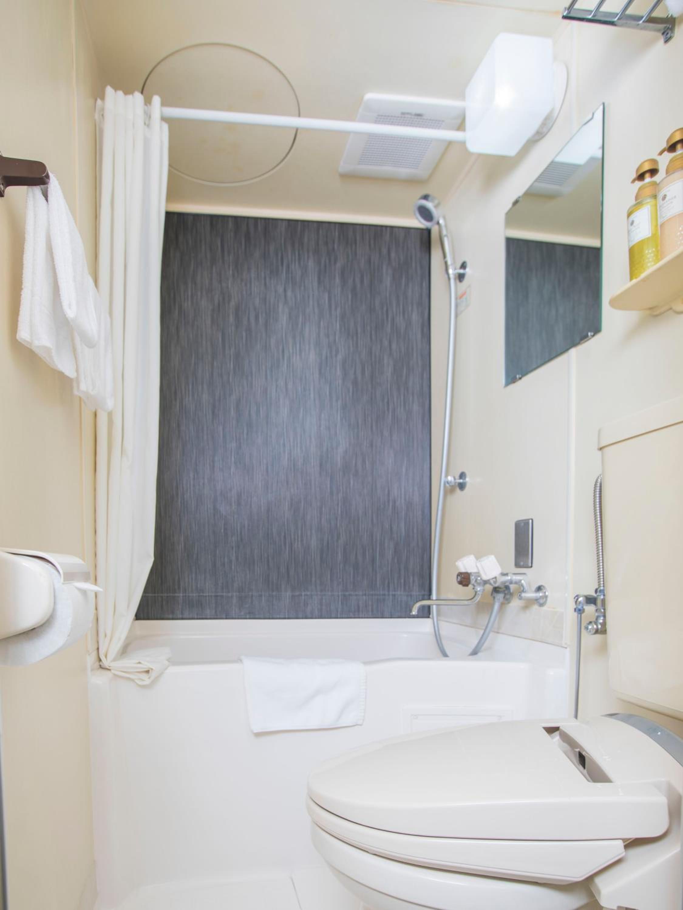 Single Room - Non-Smoking - House Keeping is Optional with Additional Cost photo 3