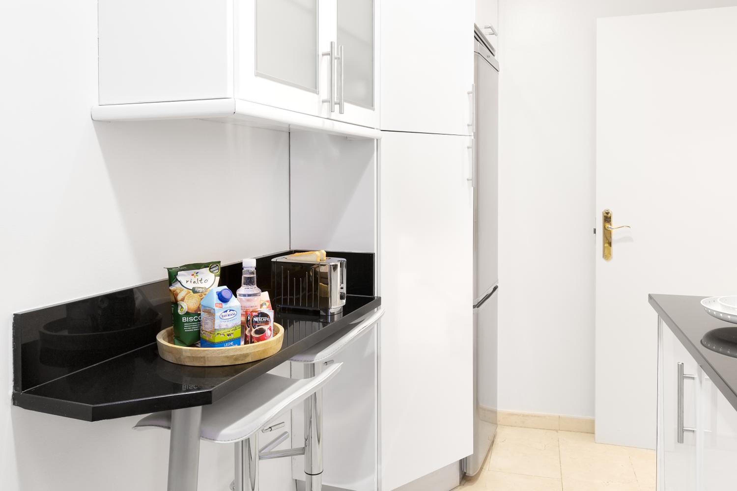 Two-Bedroom Apartment (6 Adults) photo 3