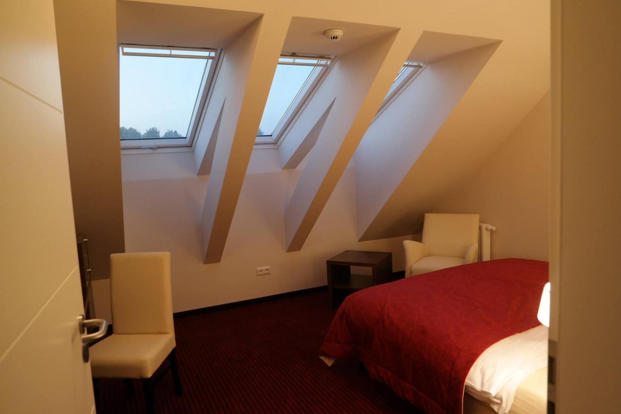 Standard Double Room - Photo 17