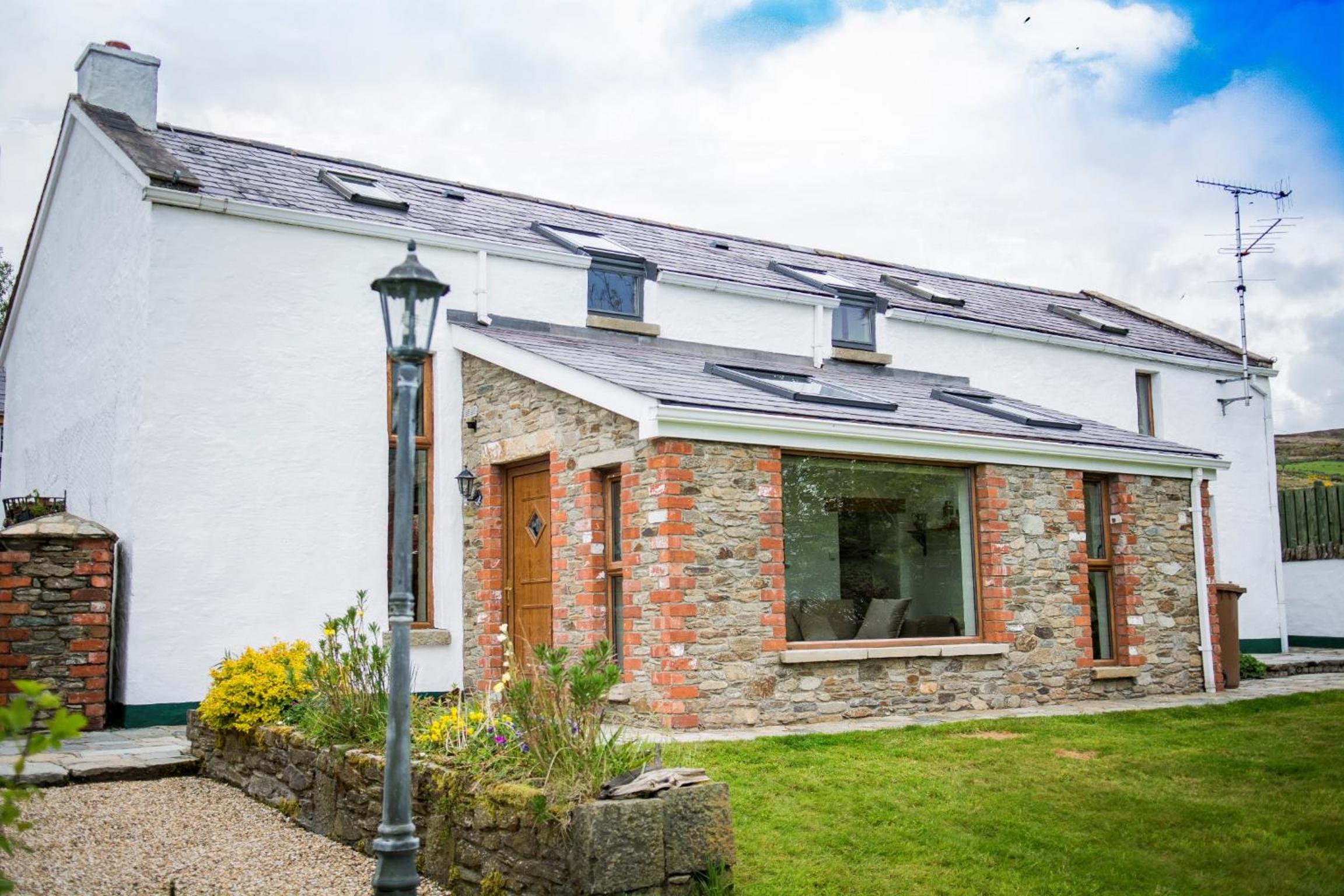 Two-Bedroom Cottage photo 2