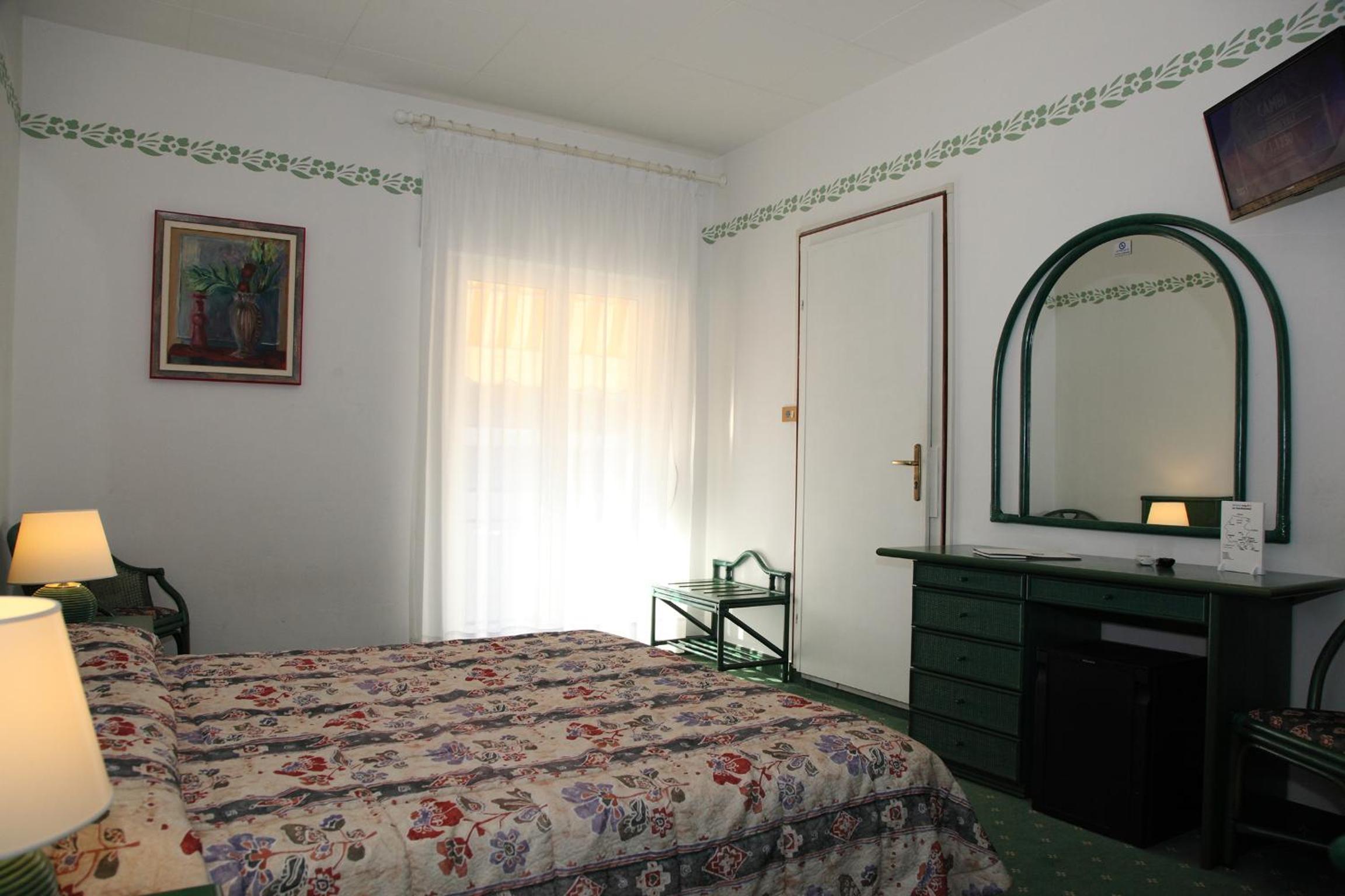 Standard Double or Twin Room photo 3