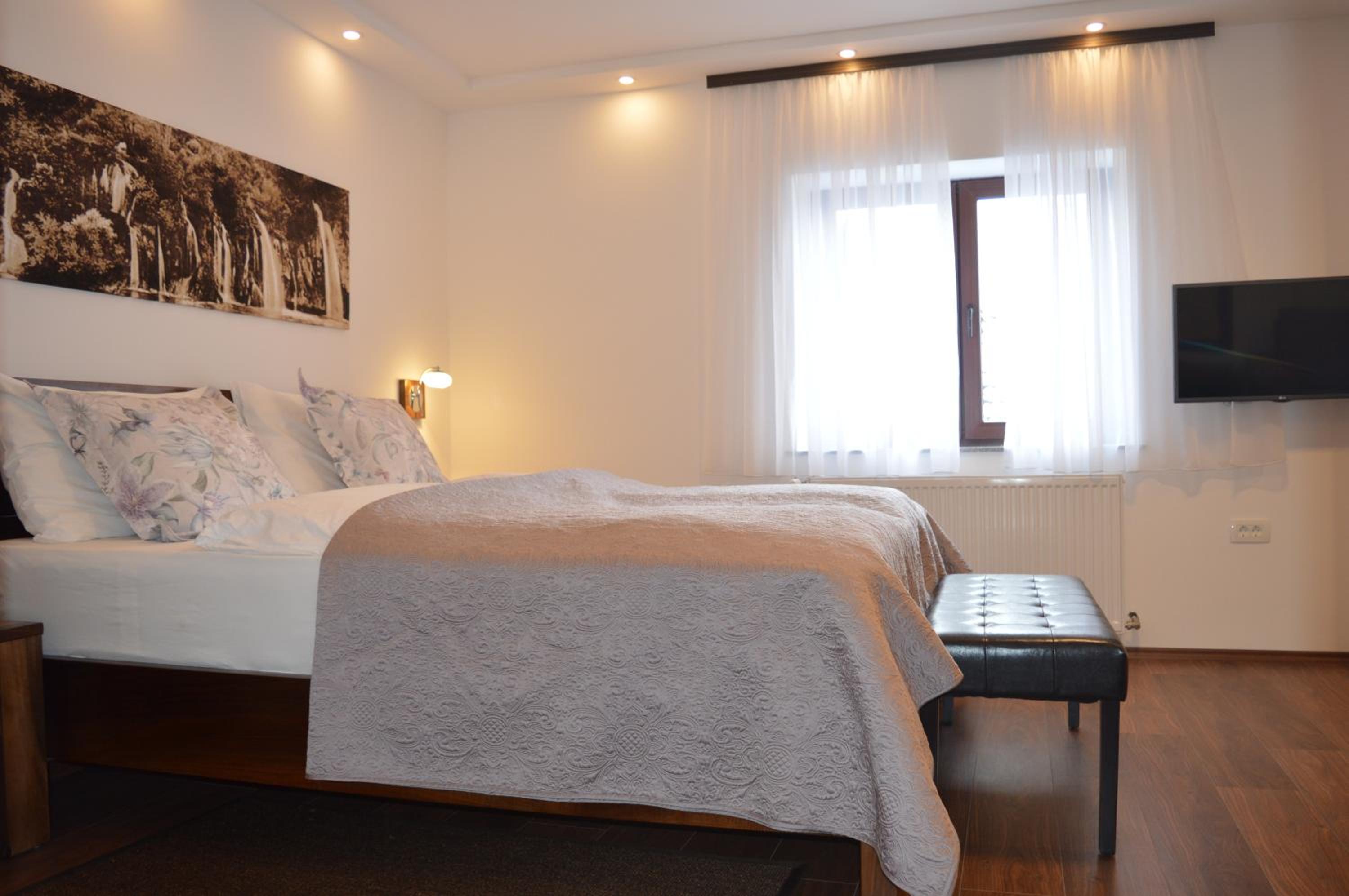 Superior King Room photo 2