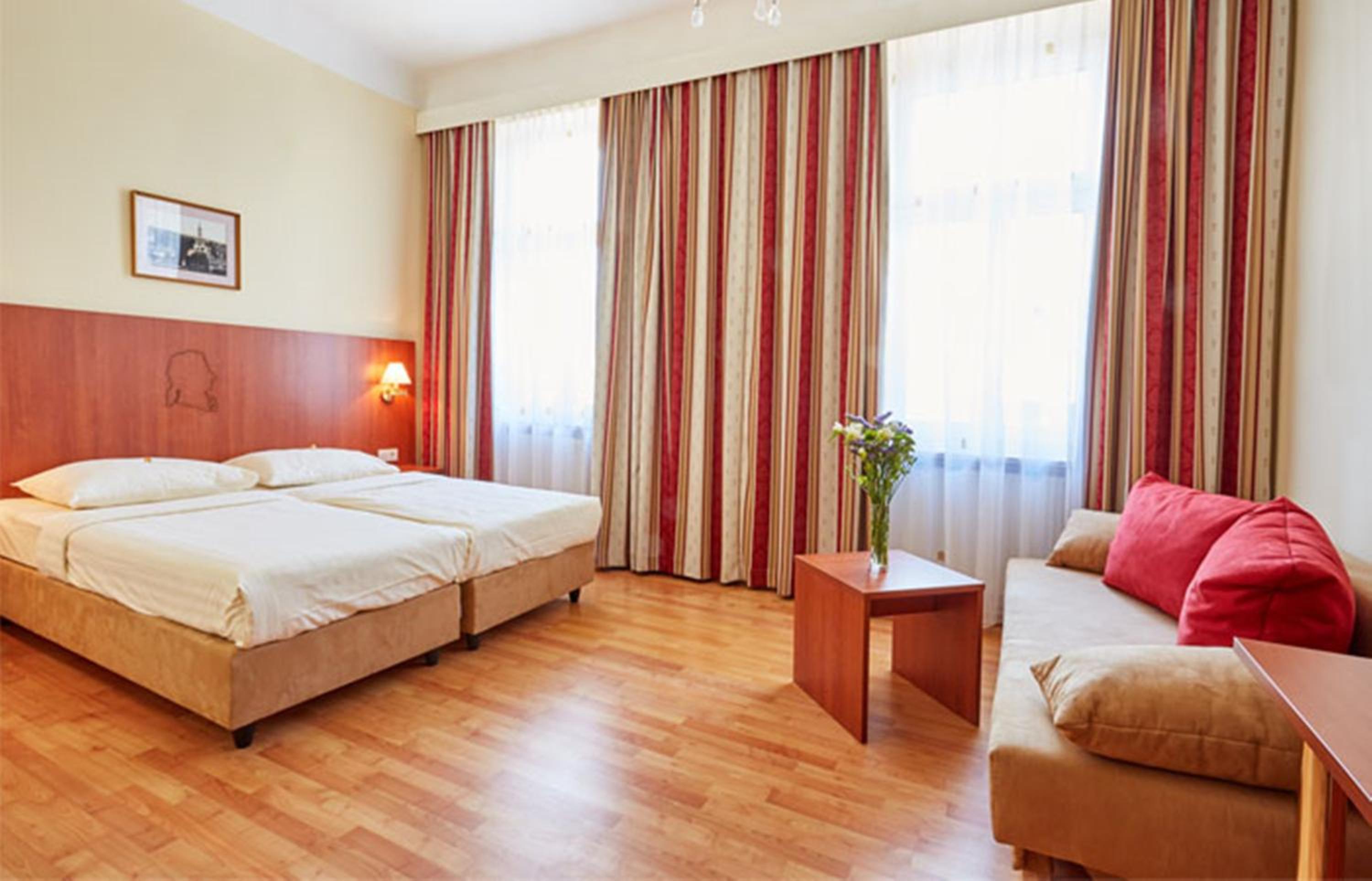 Basic Triple Room