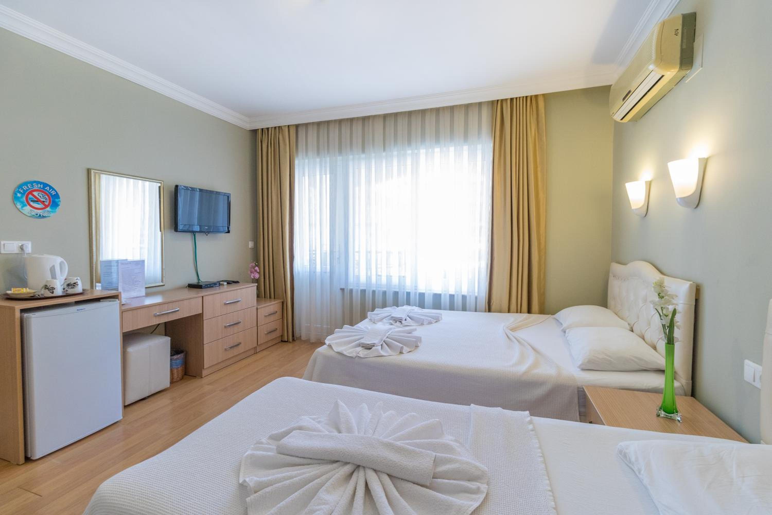 Habitación Doble Estándar o con Dos Camas Individuales.