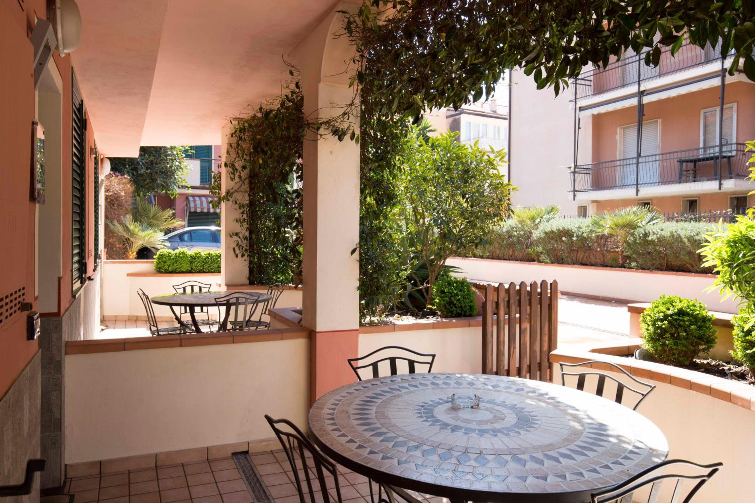 One-Bedroom Apartment with Terrace - Ground Floor photo 2