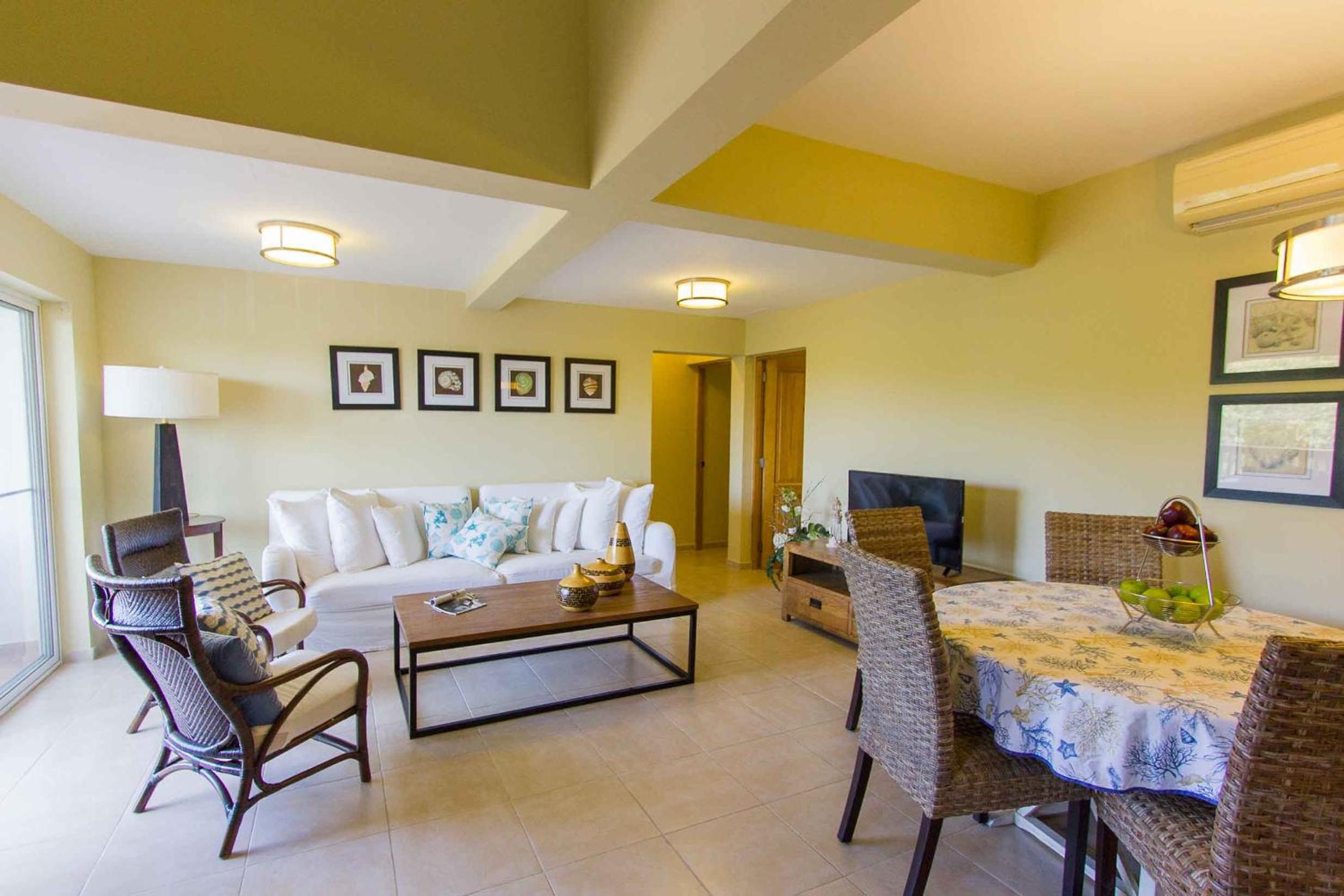 Three Bedroom Apartment with Beach Club - Annex