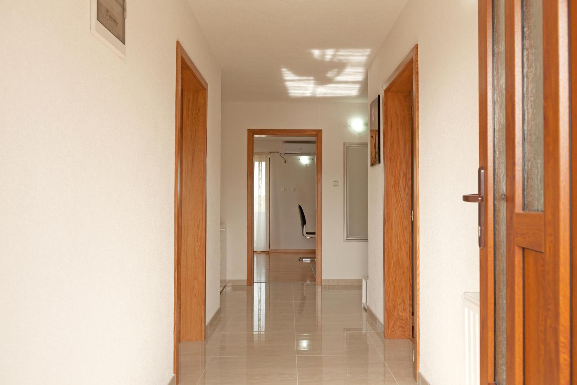 Apartment with Balcony - Photo 35