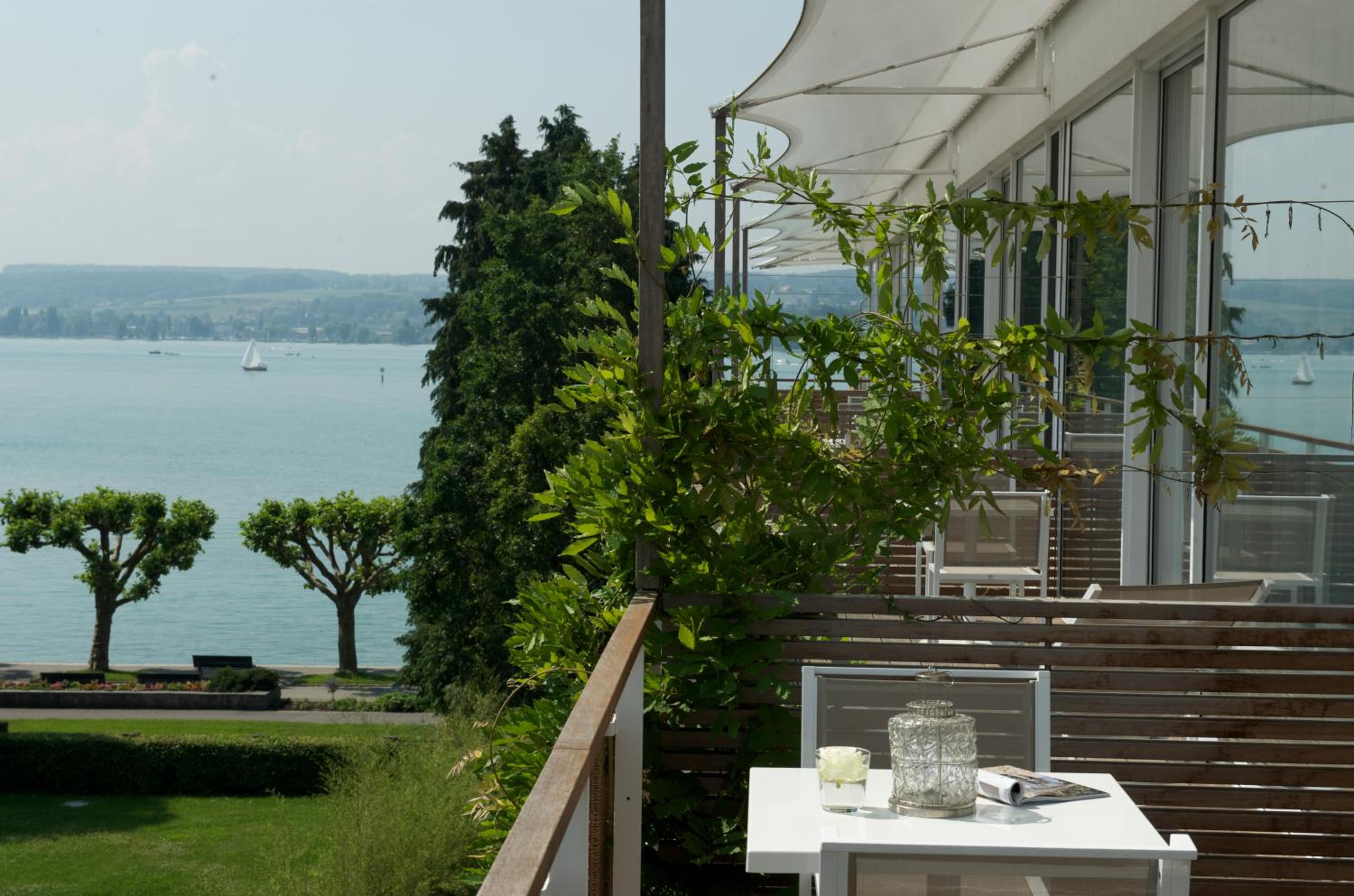 Premier-Zimmer mit seitlichem Seeblick photo