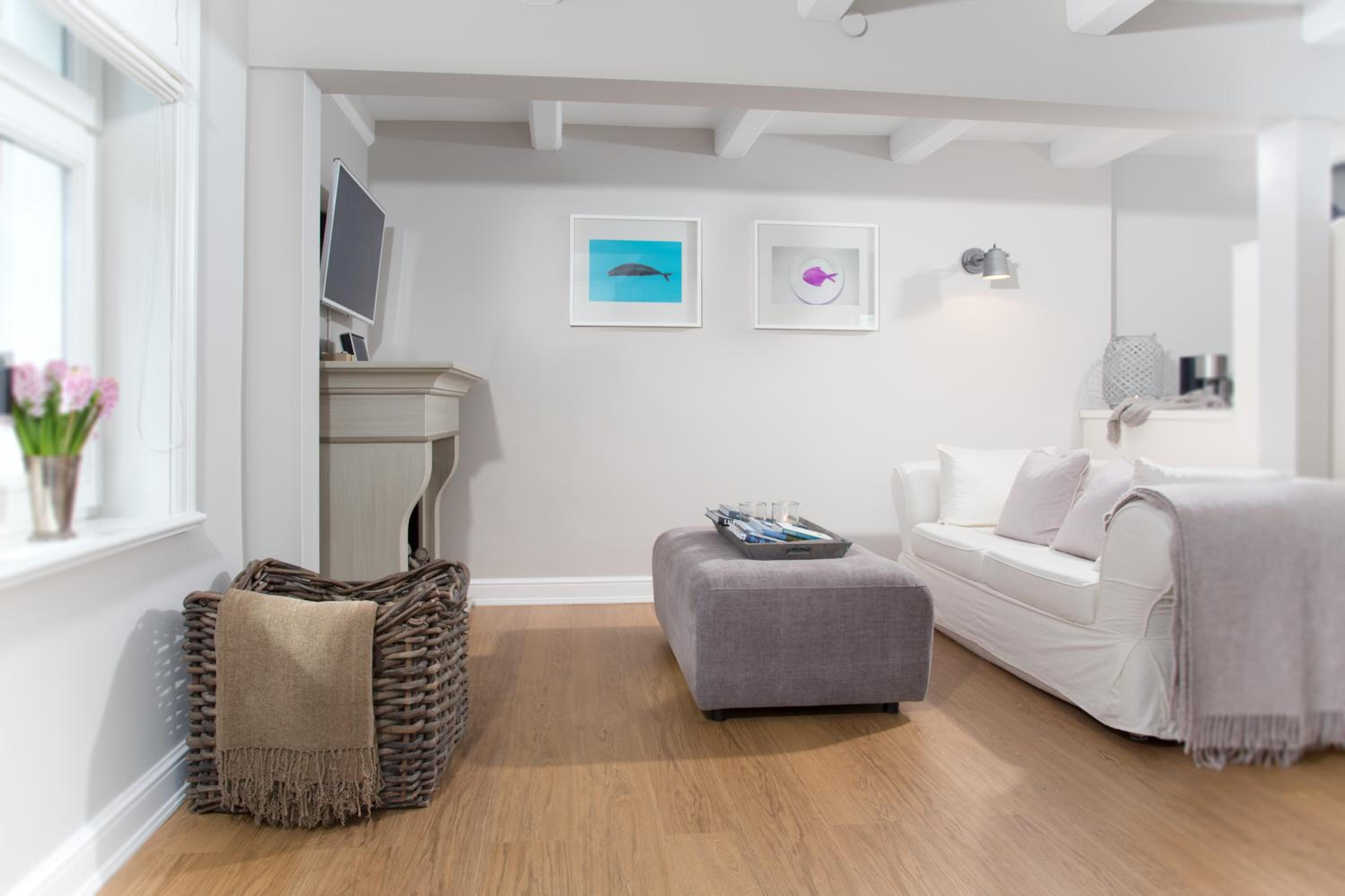 Apartment - Split Level - Photo 1
