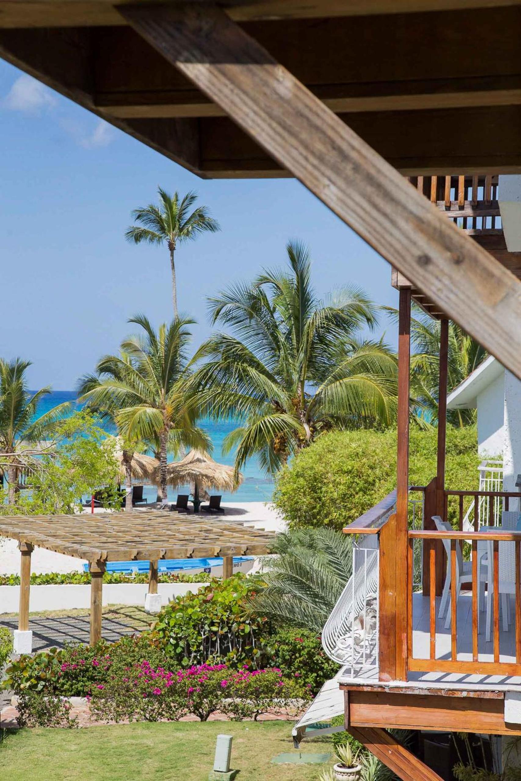 Three Bedroom Apartment with Beach Club - Annex photo 2