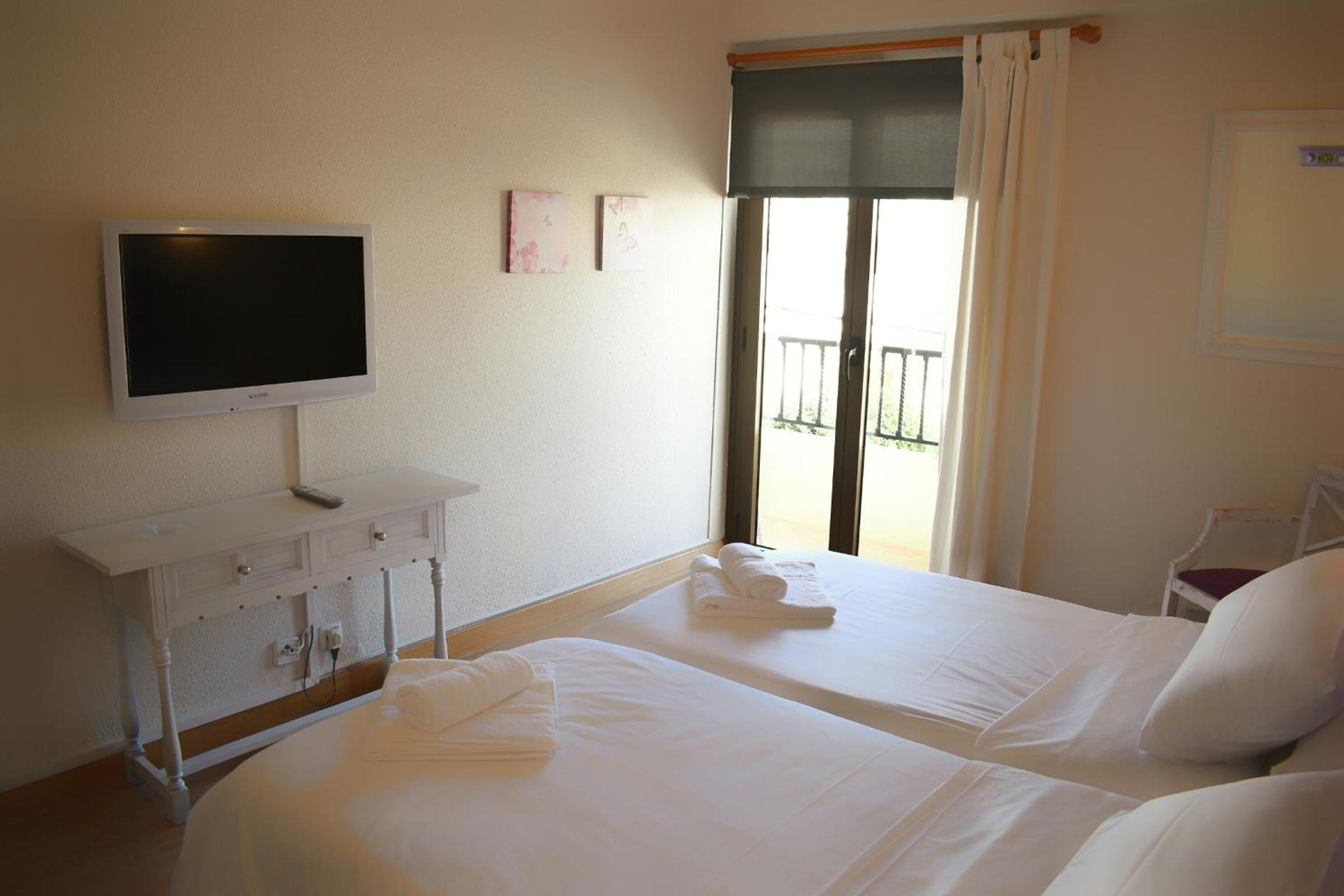 Double or Twin Room photo 2