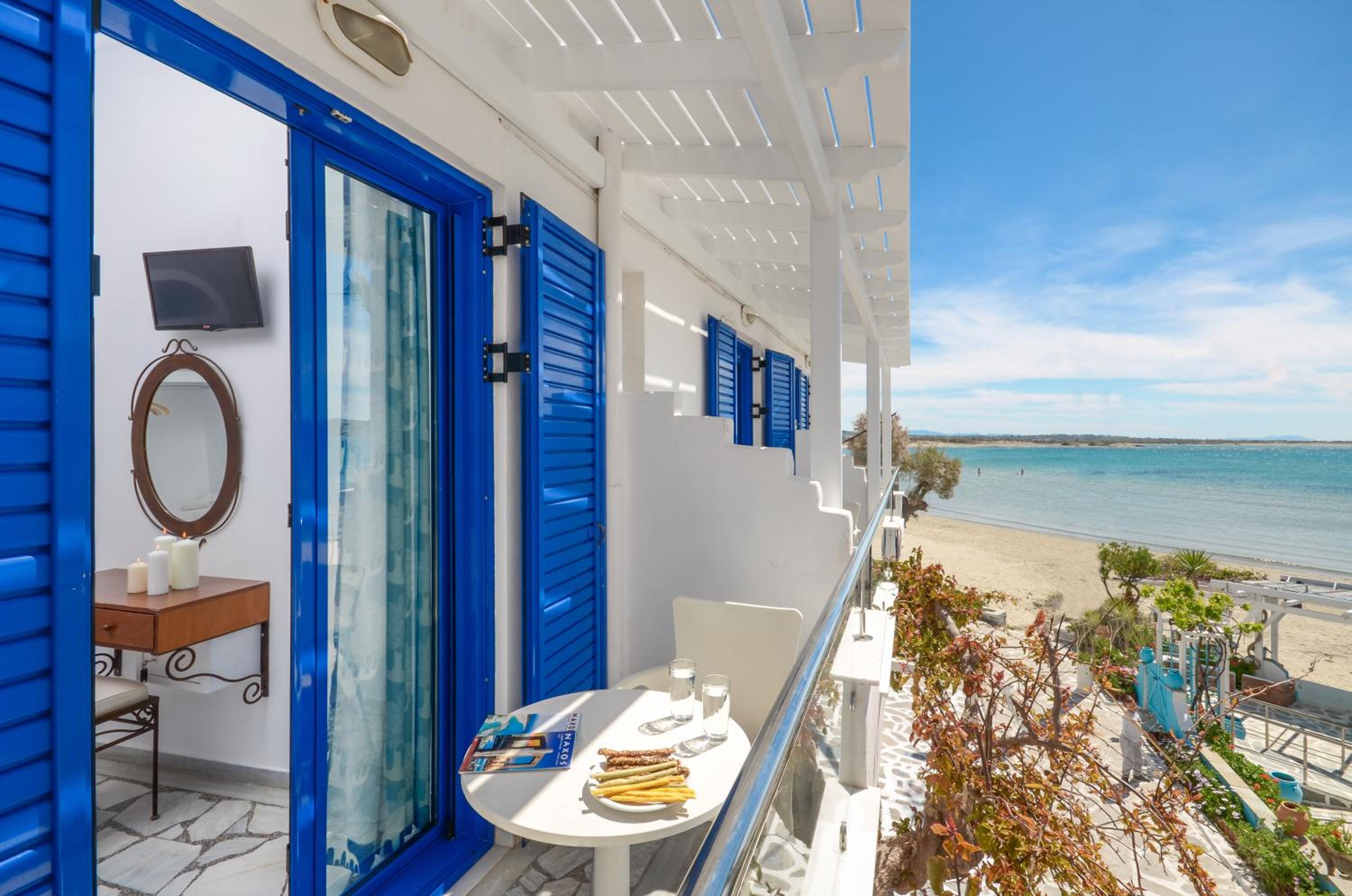 Double Room with Sea View - Photo 27