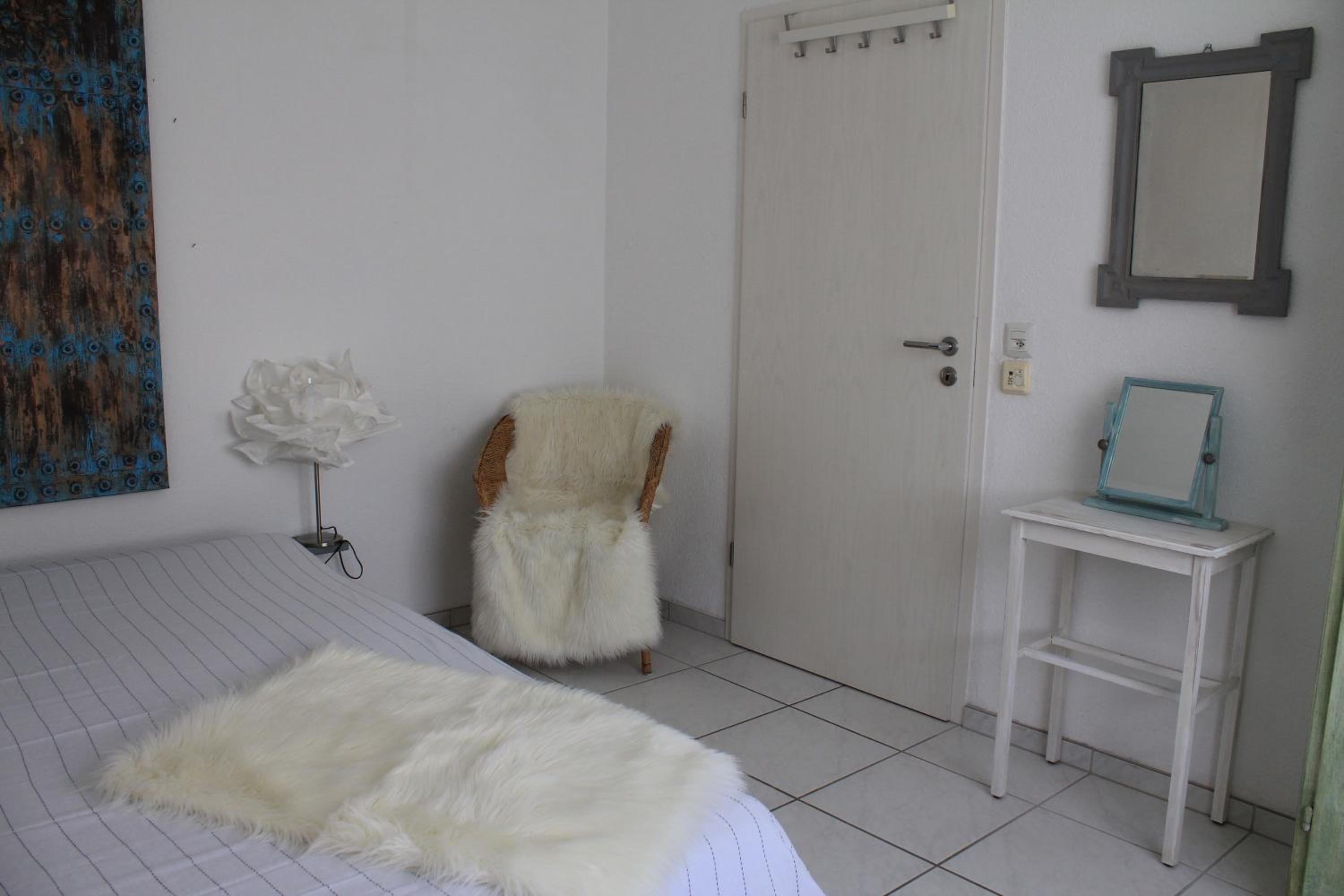 Small Single Room photo 3