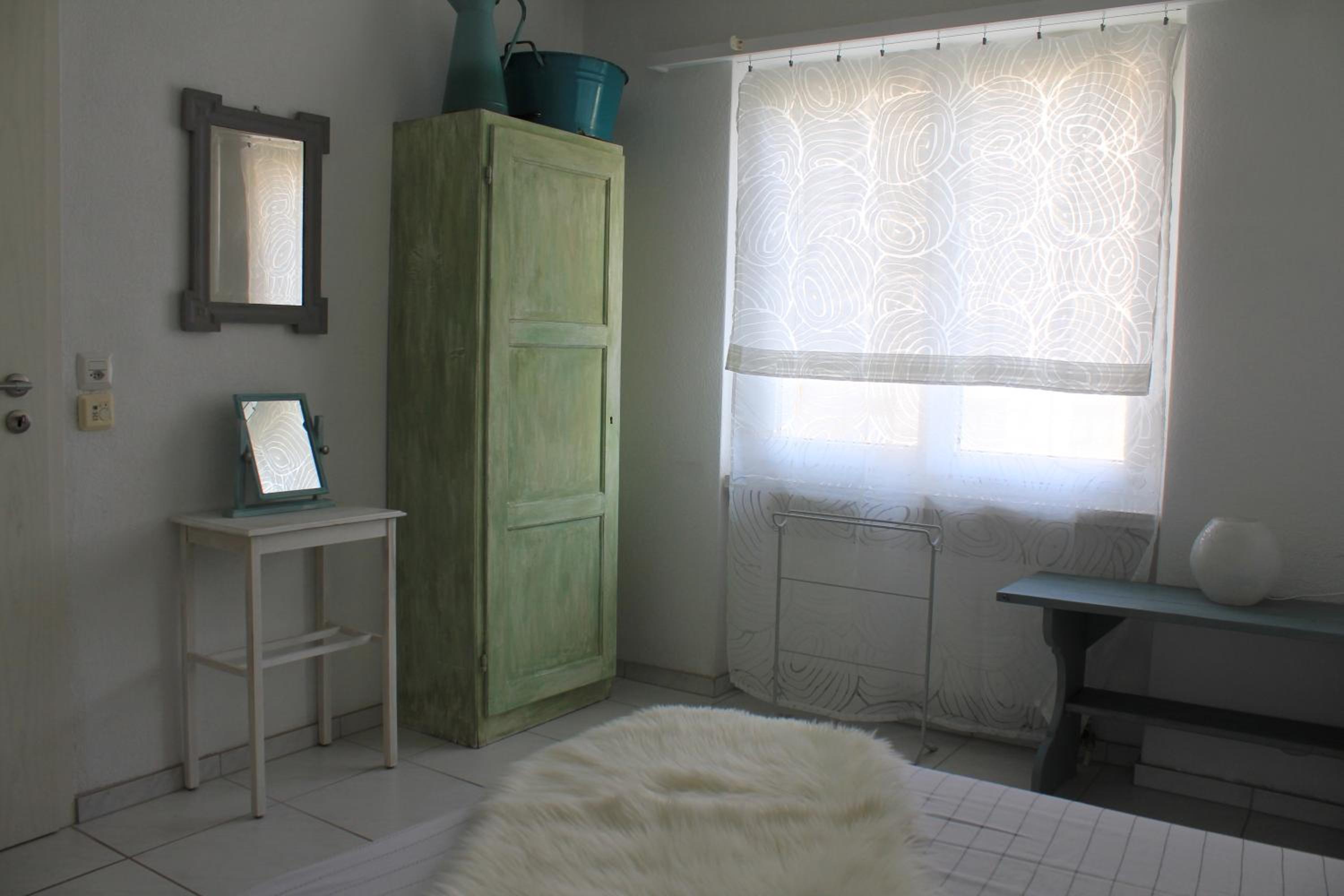 Small Single Room photo 2