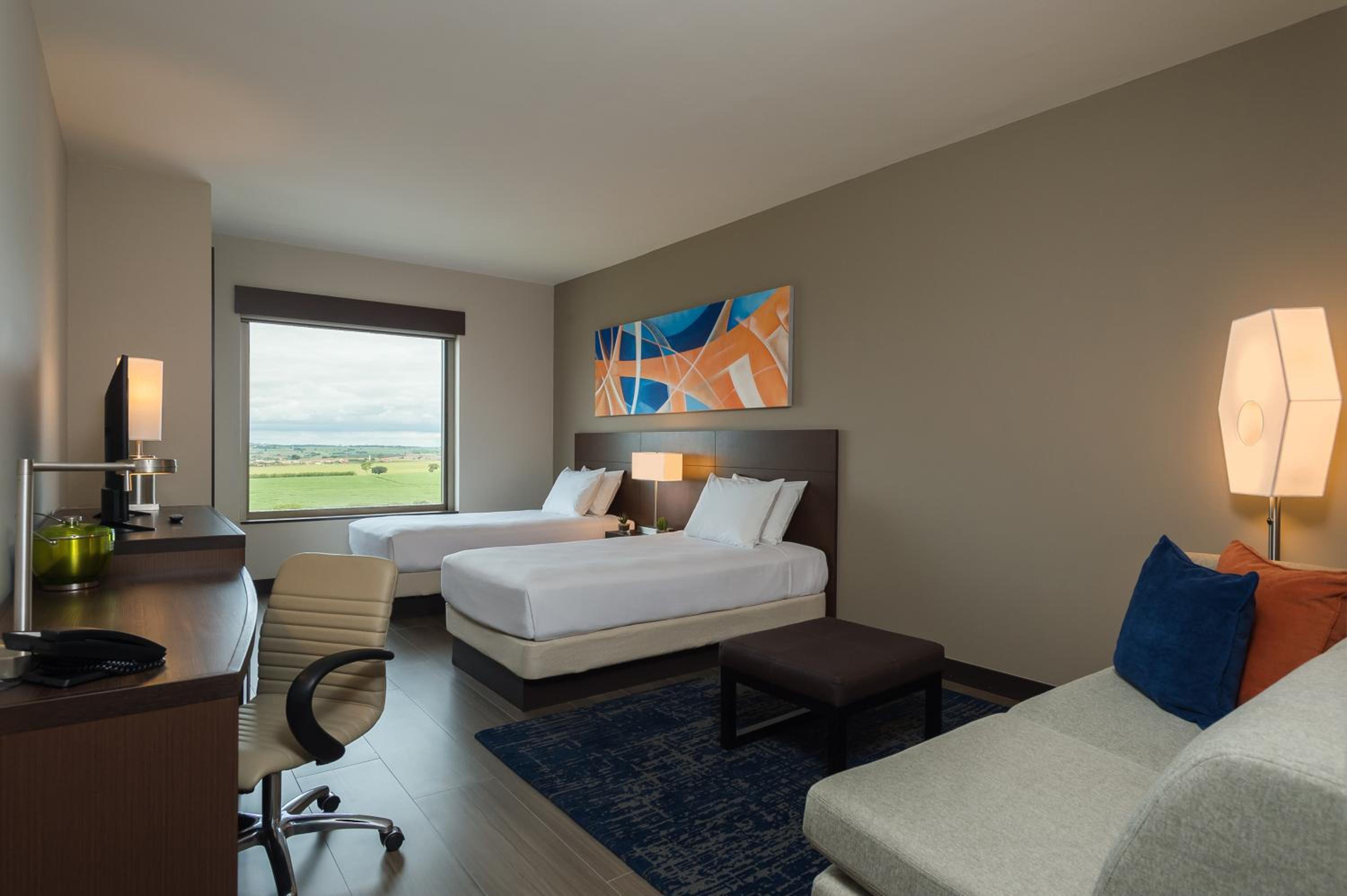 Twin Room with Roll-in Shower - Disability Access