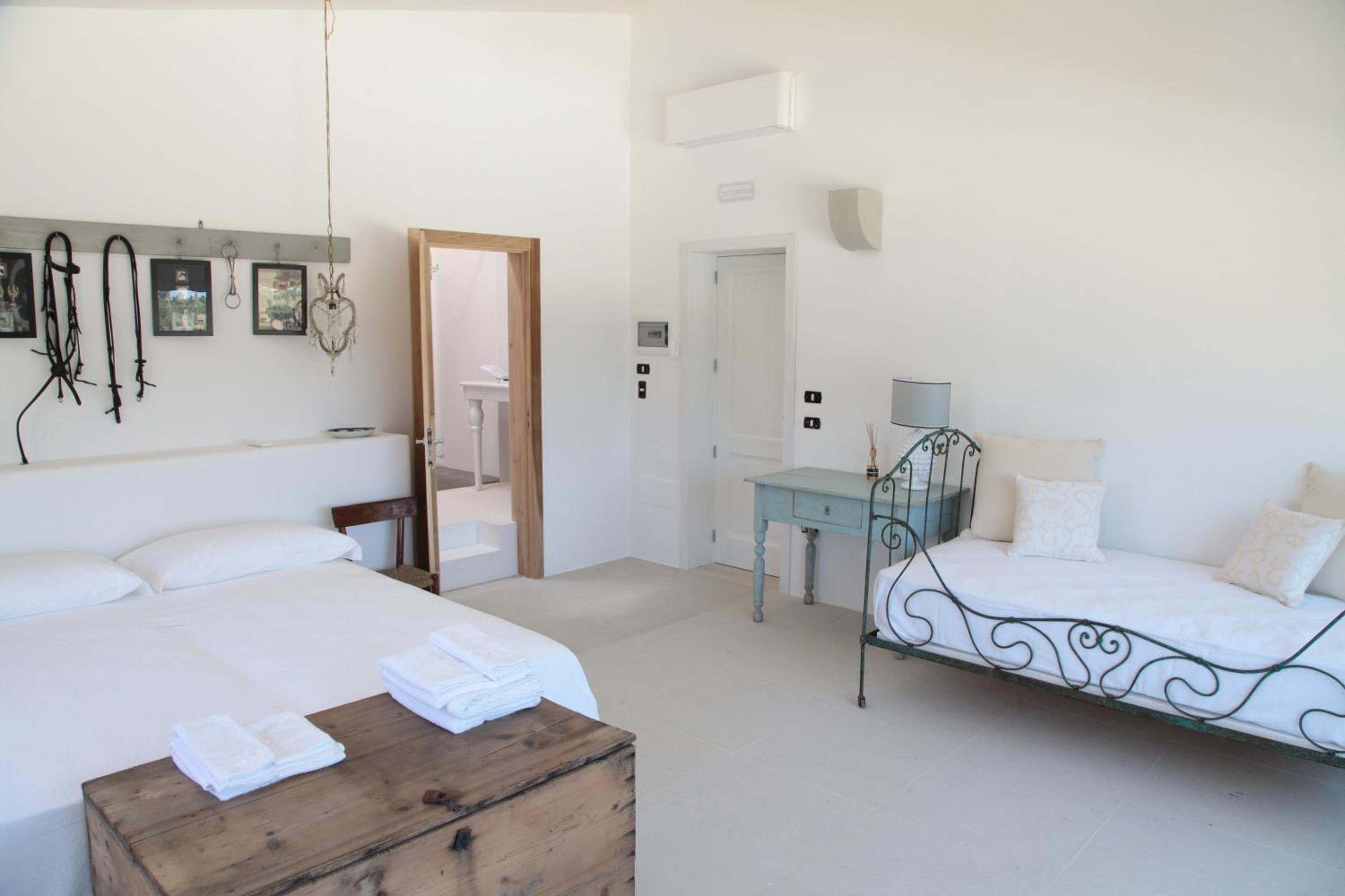 Suite - Photo 15
