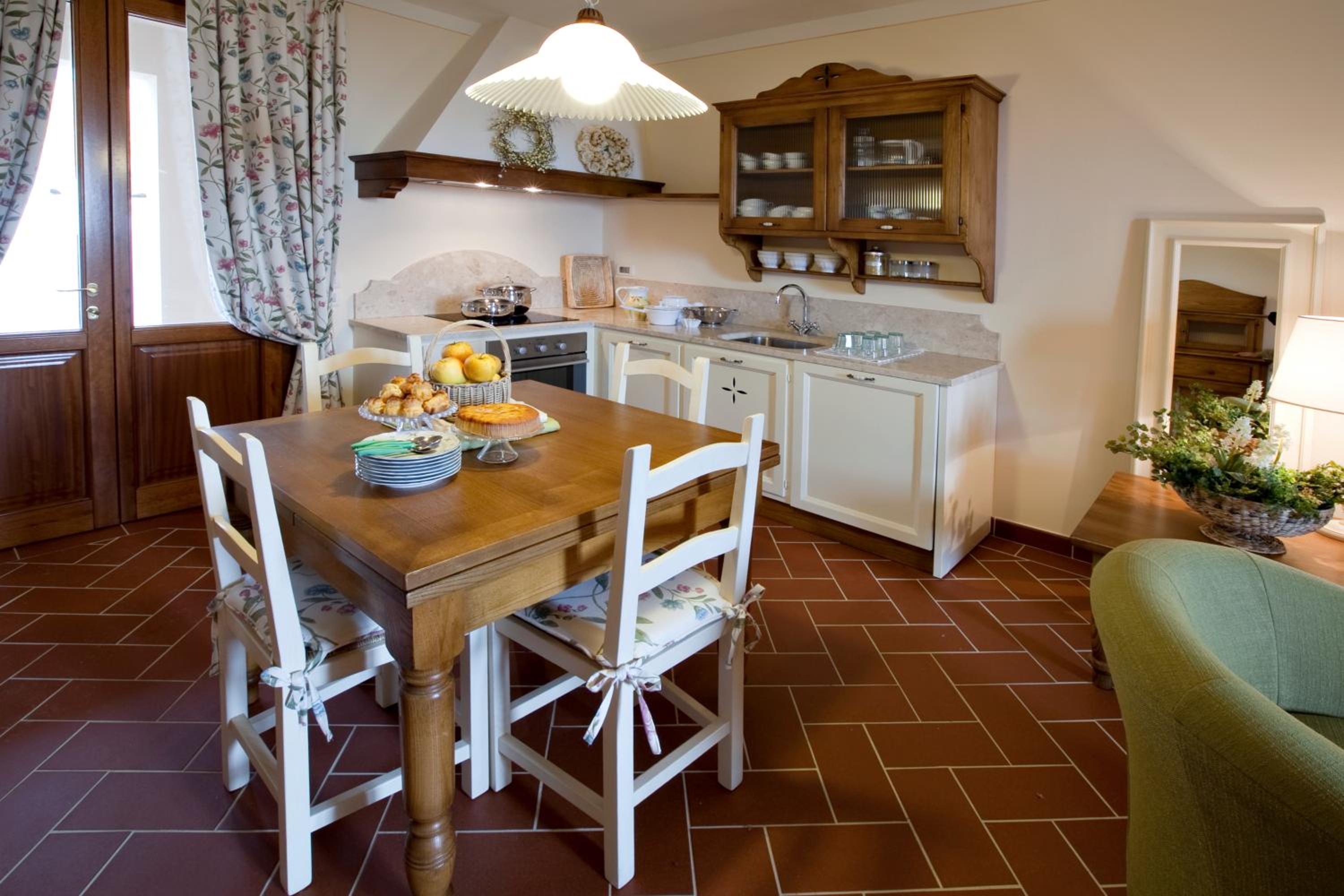 Two-Bedroom Apartment with Spa Bath - Photo 4