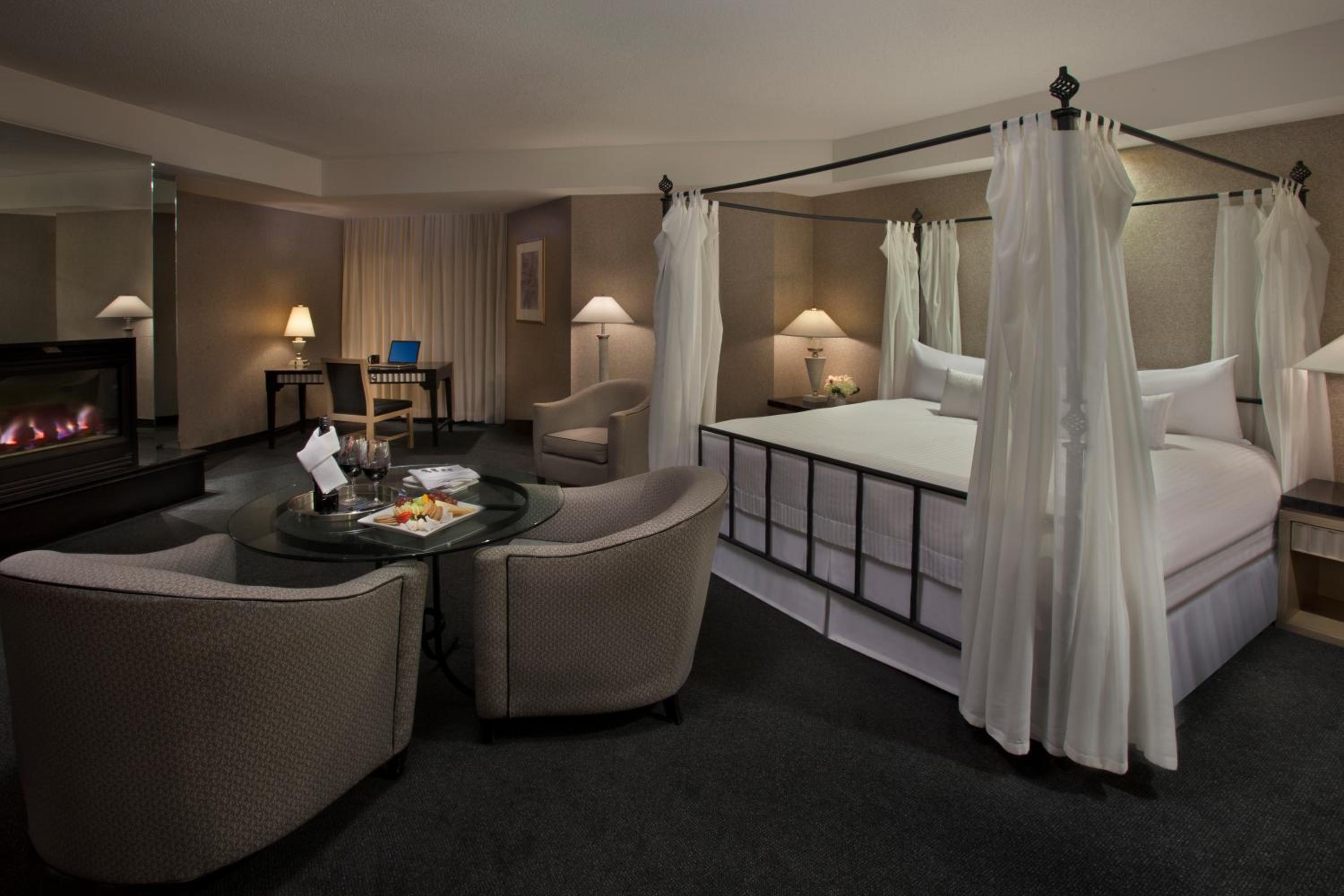 Luxury Executive Suite - Photo 2