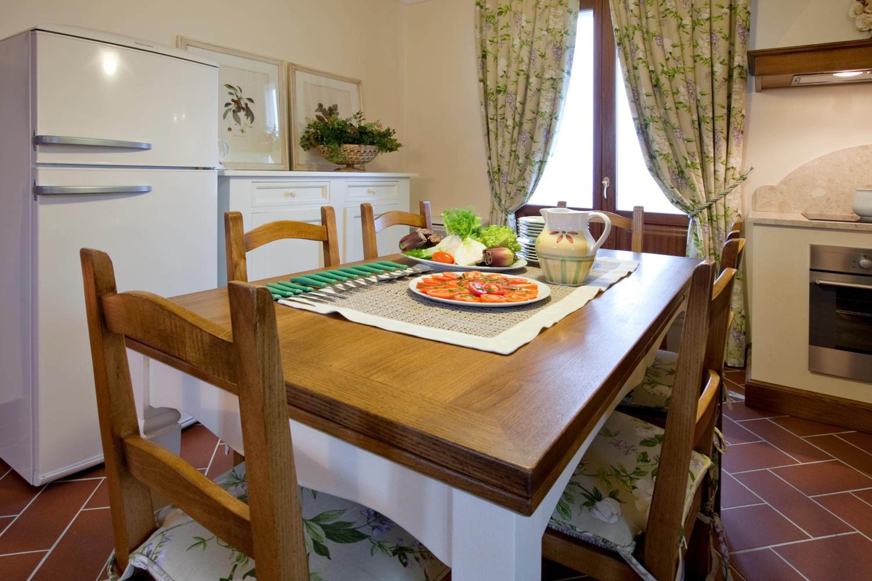 Three-Bedroom Apartment - Split Level photo 3