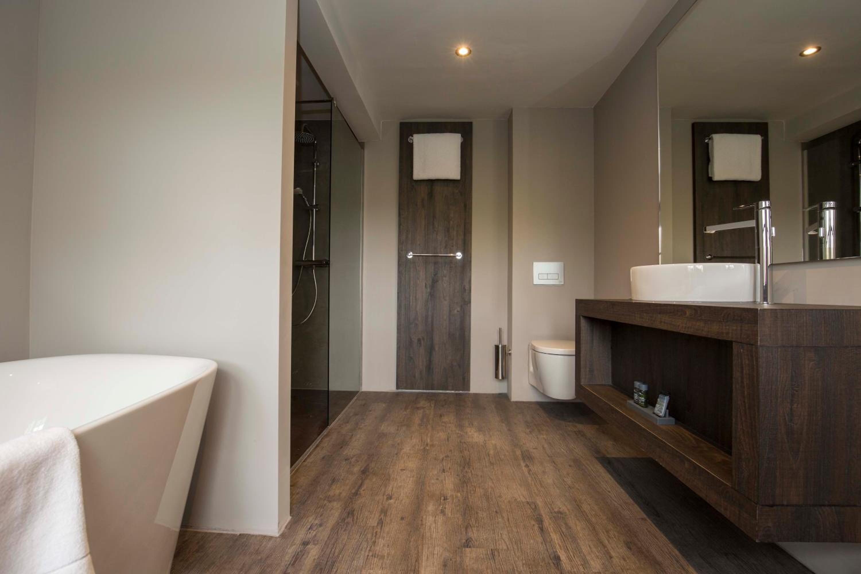 Suite - Photo 5