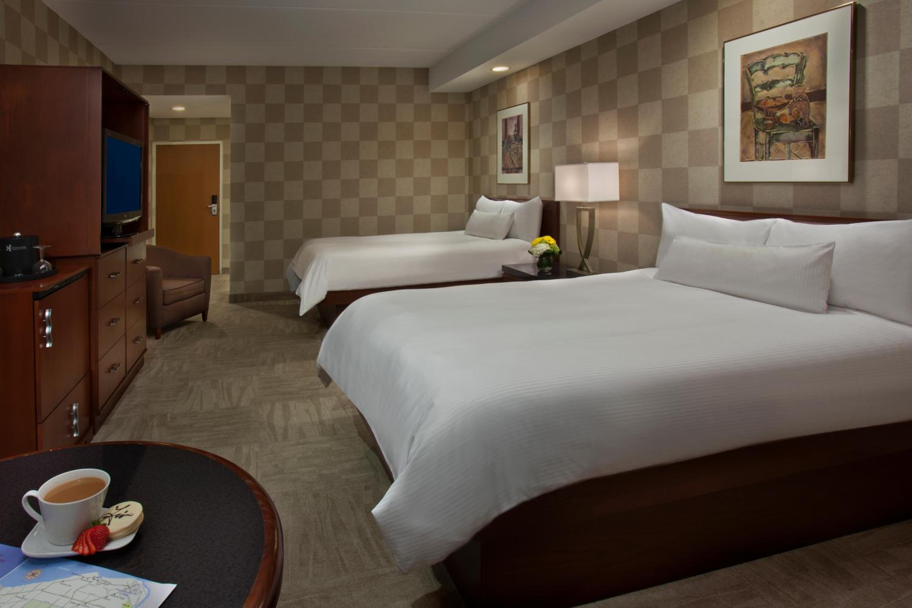Superior Double Room with Two Double Beds - Photo 1