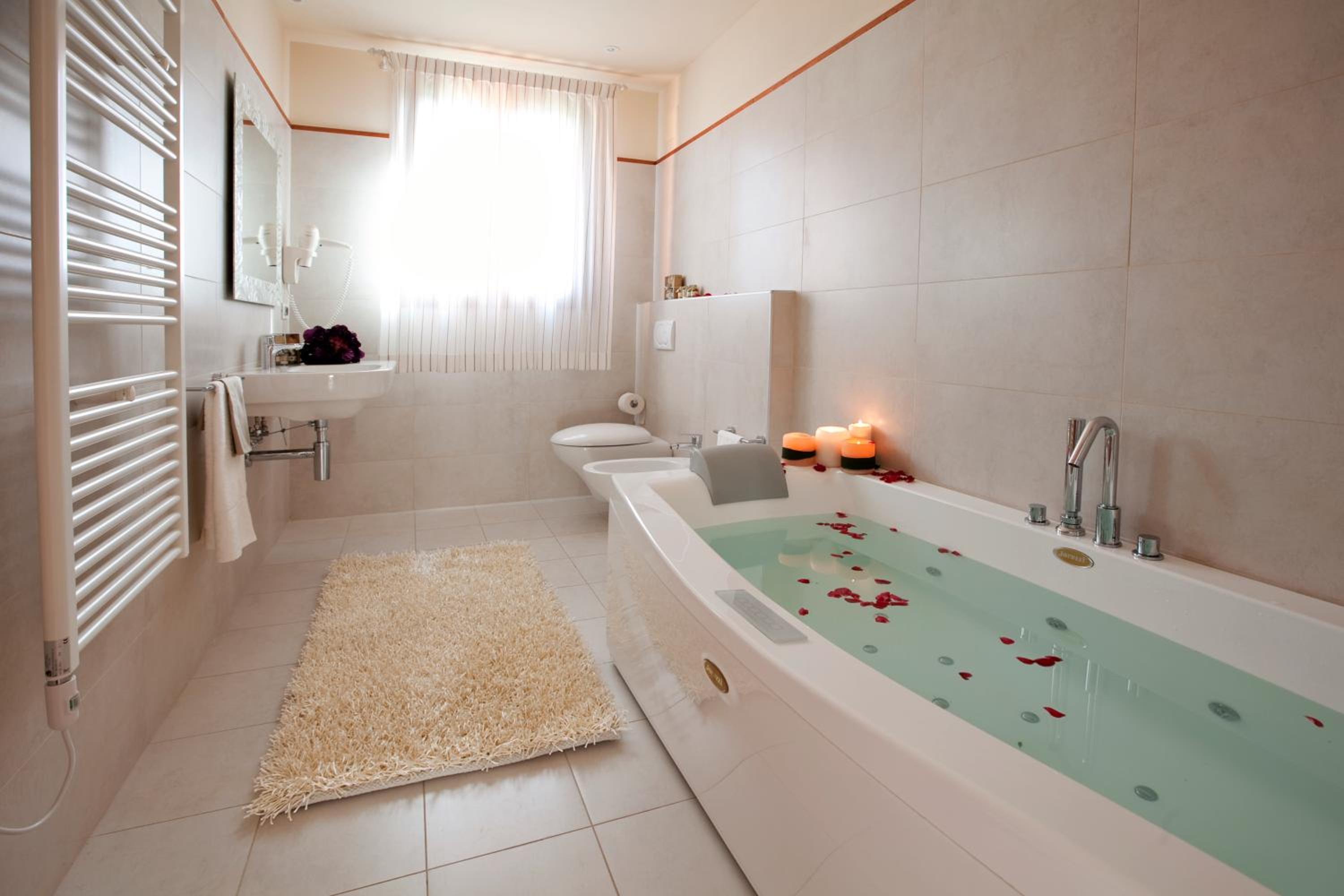 Luxury Apartment - Photo 6