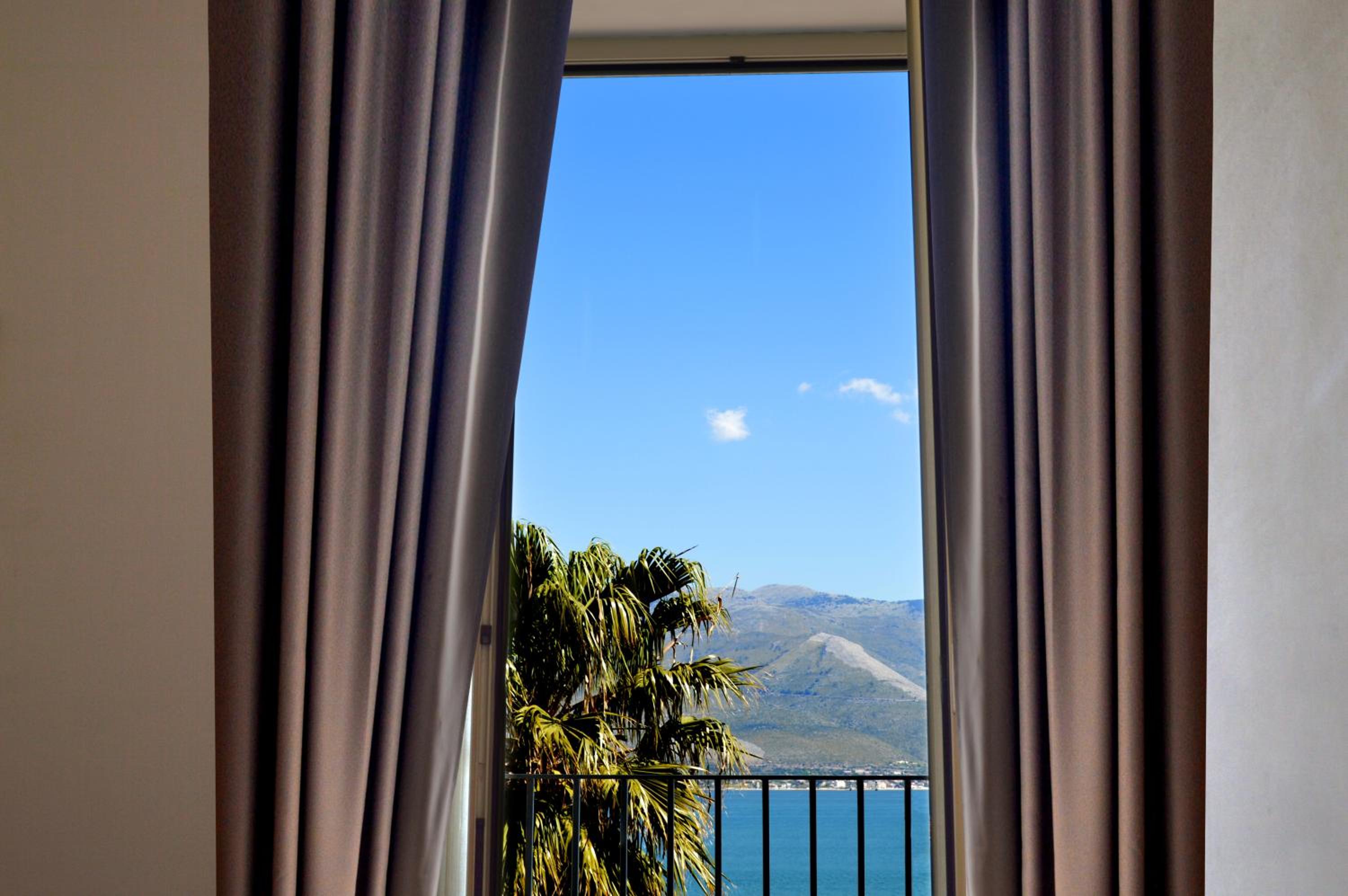Junior Suite with Sea View photo 2
